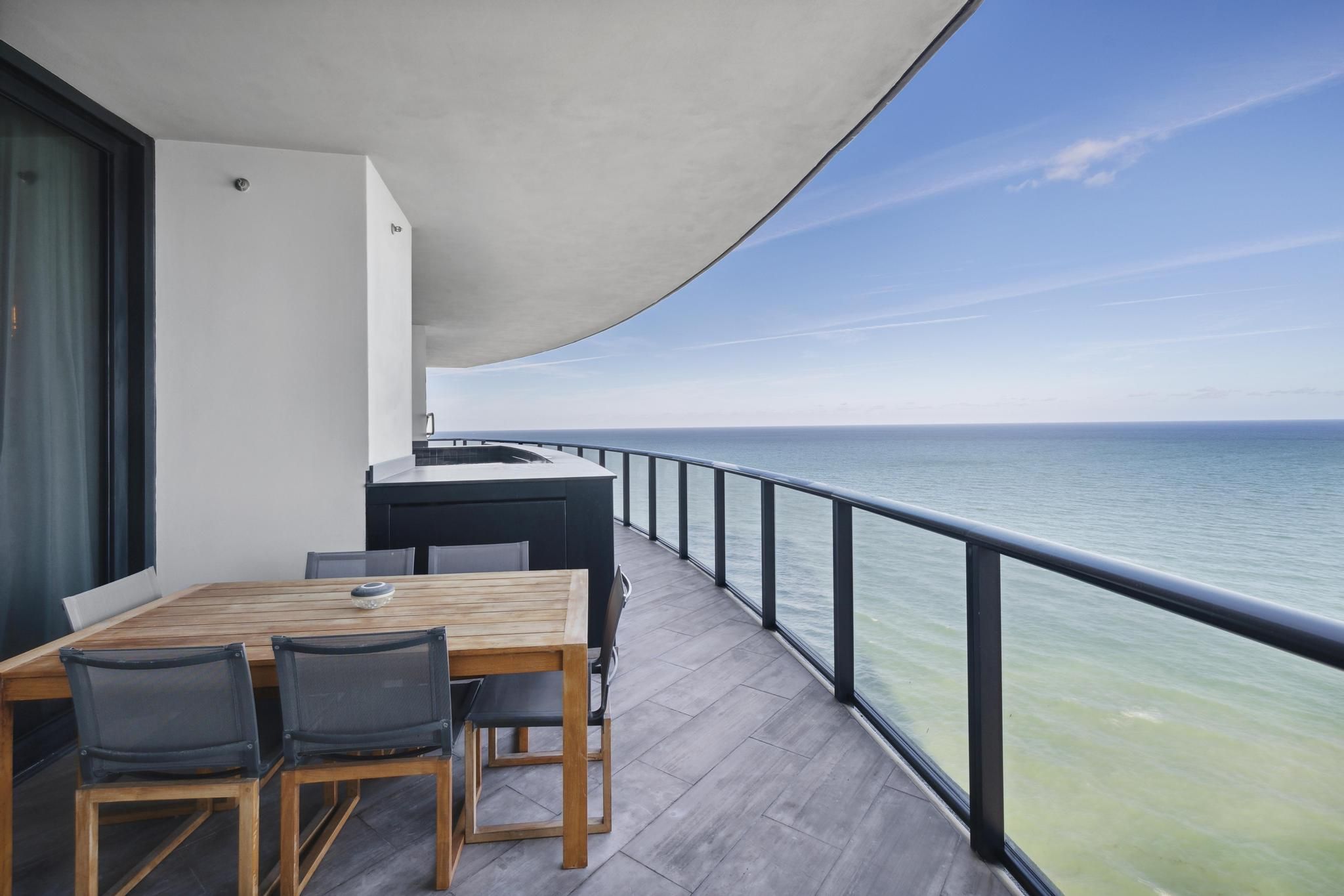 18555 Collins Avenue Sunny Isles Beach FL 33160