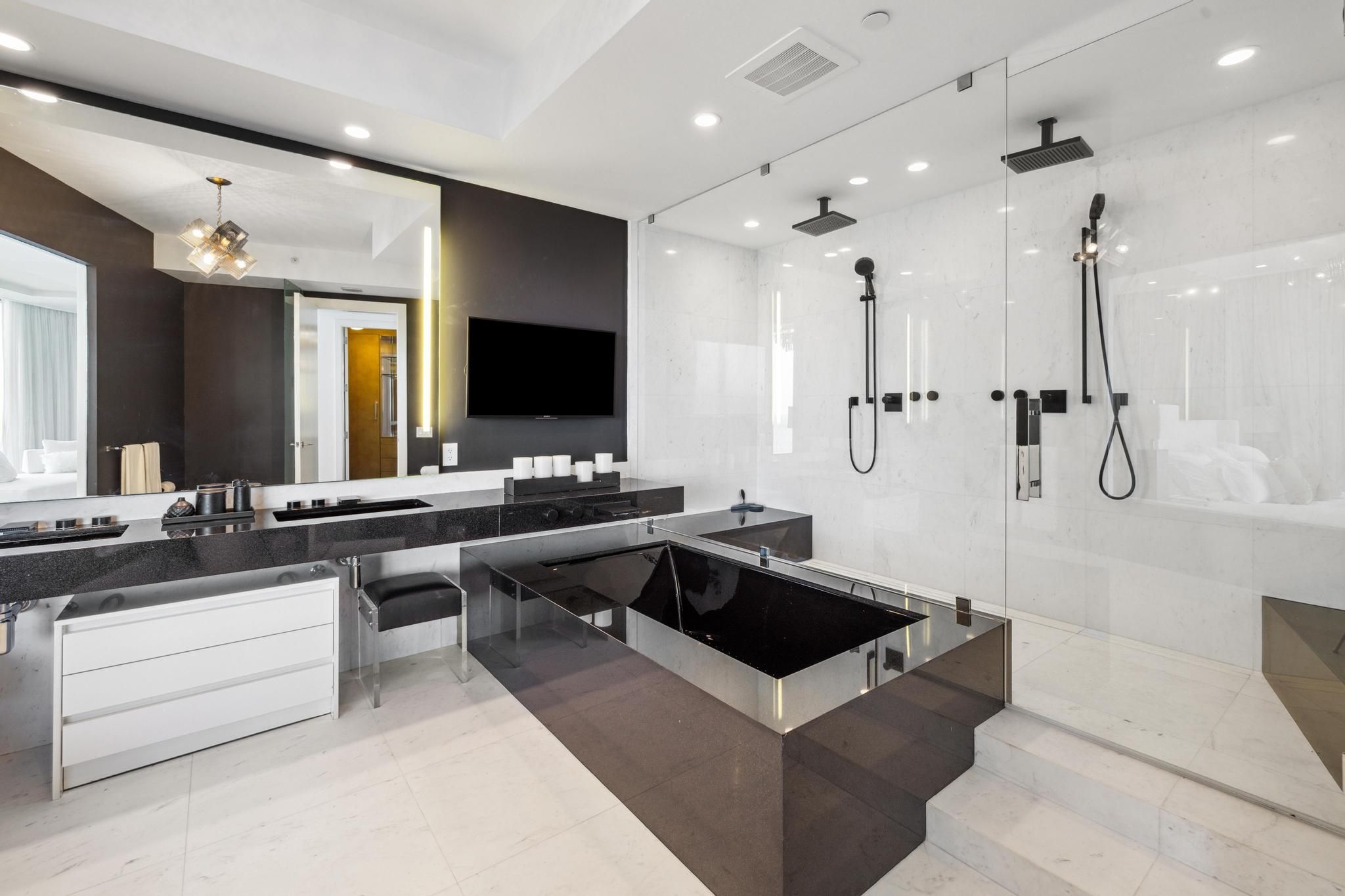 18555 Collins Avenue Sunny Isles Beach FL 33160