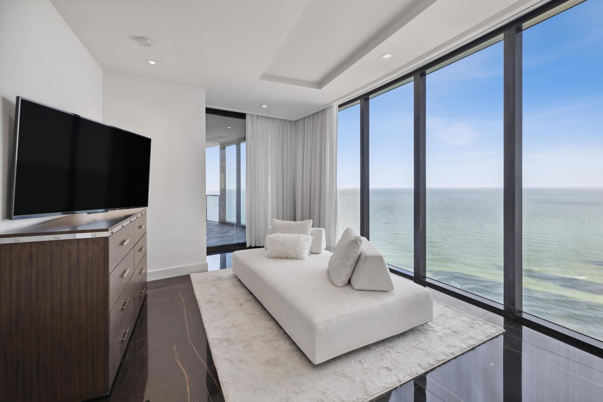 18555 Collins Avenue Sunny Isles Beach FL 33160