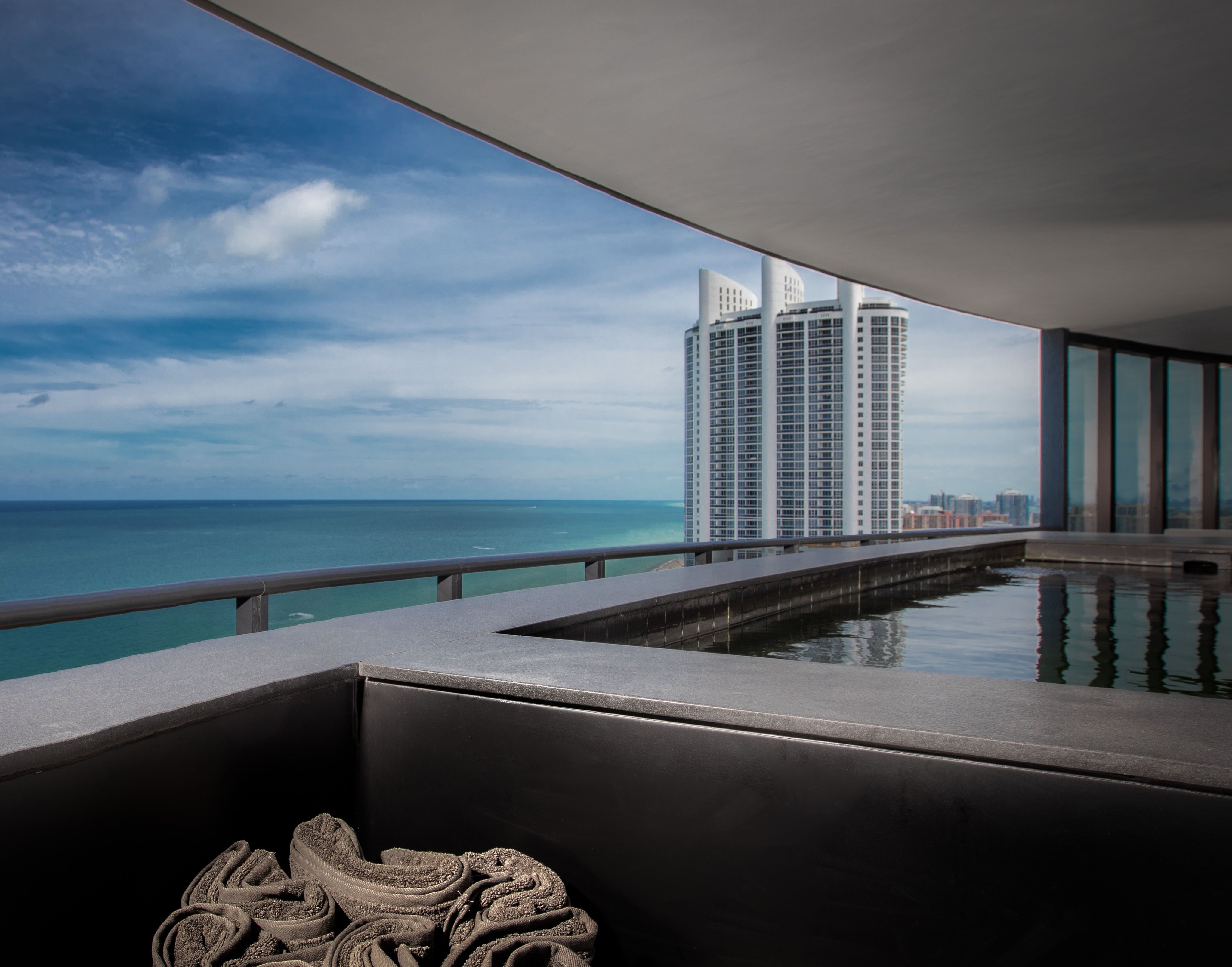 18555 Collins Avenue Sunny Isles Beach FL 33160