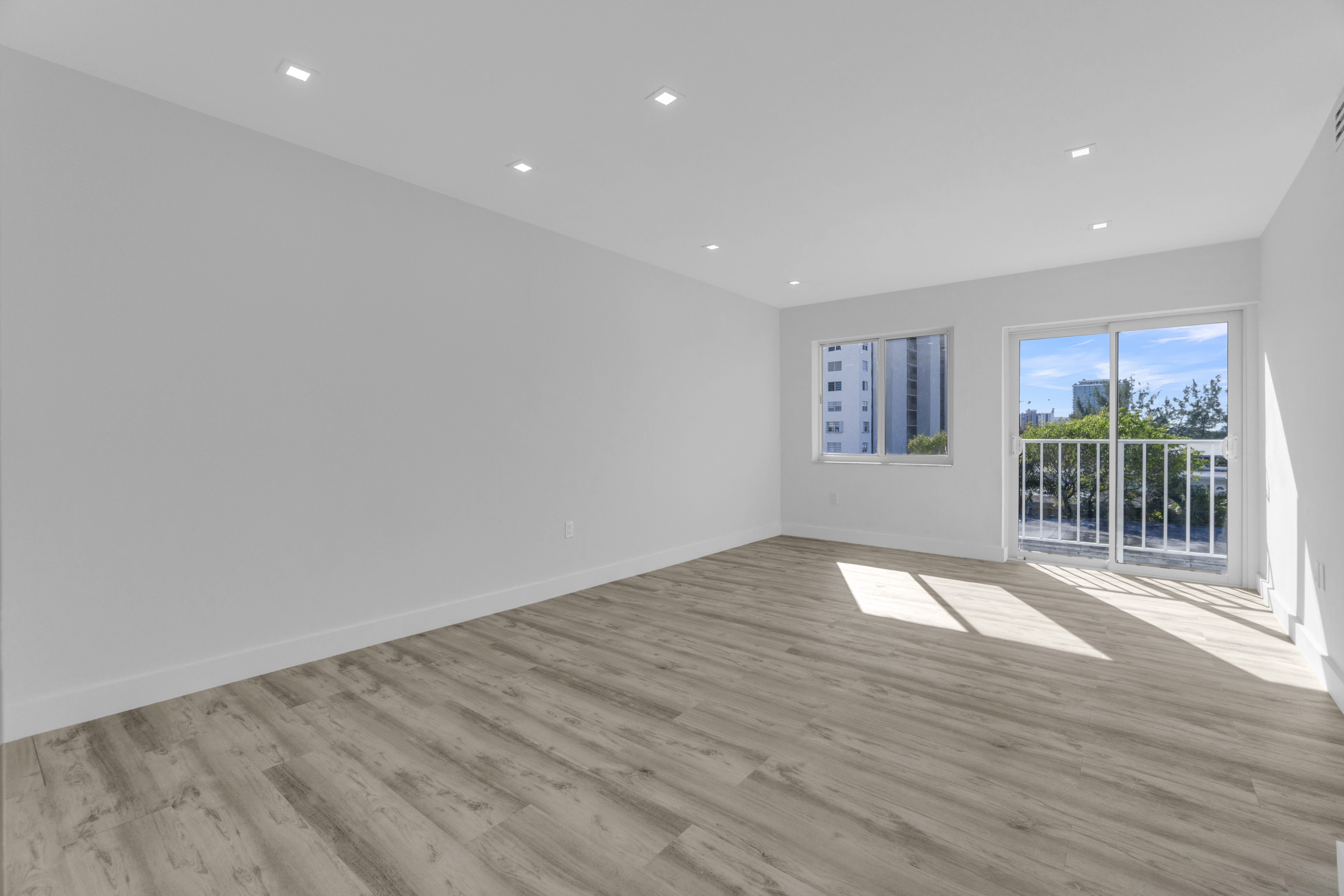 7925 Carlyle Avenue Miami Beach FL 33141