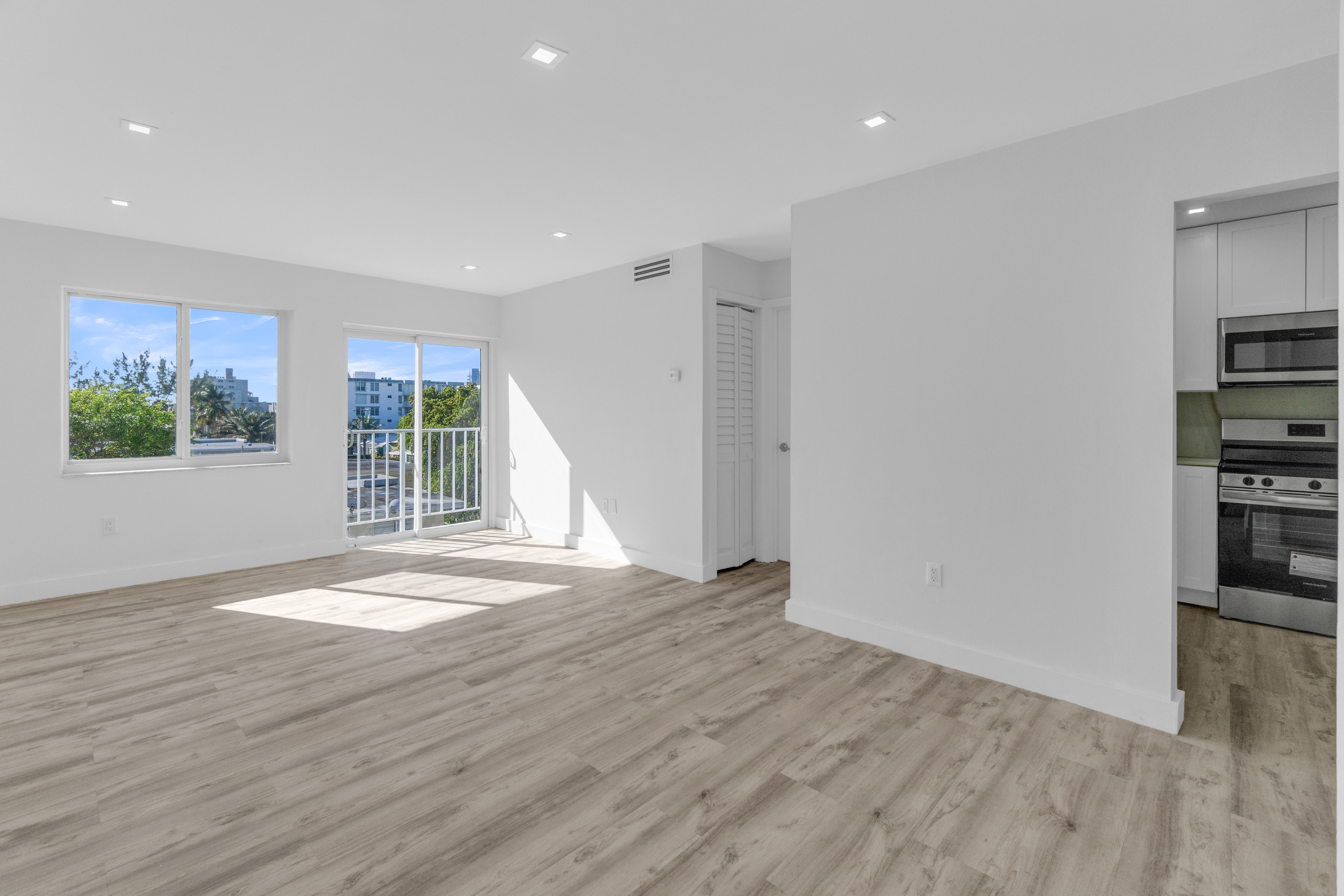 7925 Carlyle Avenue Miami Beach FL 33141