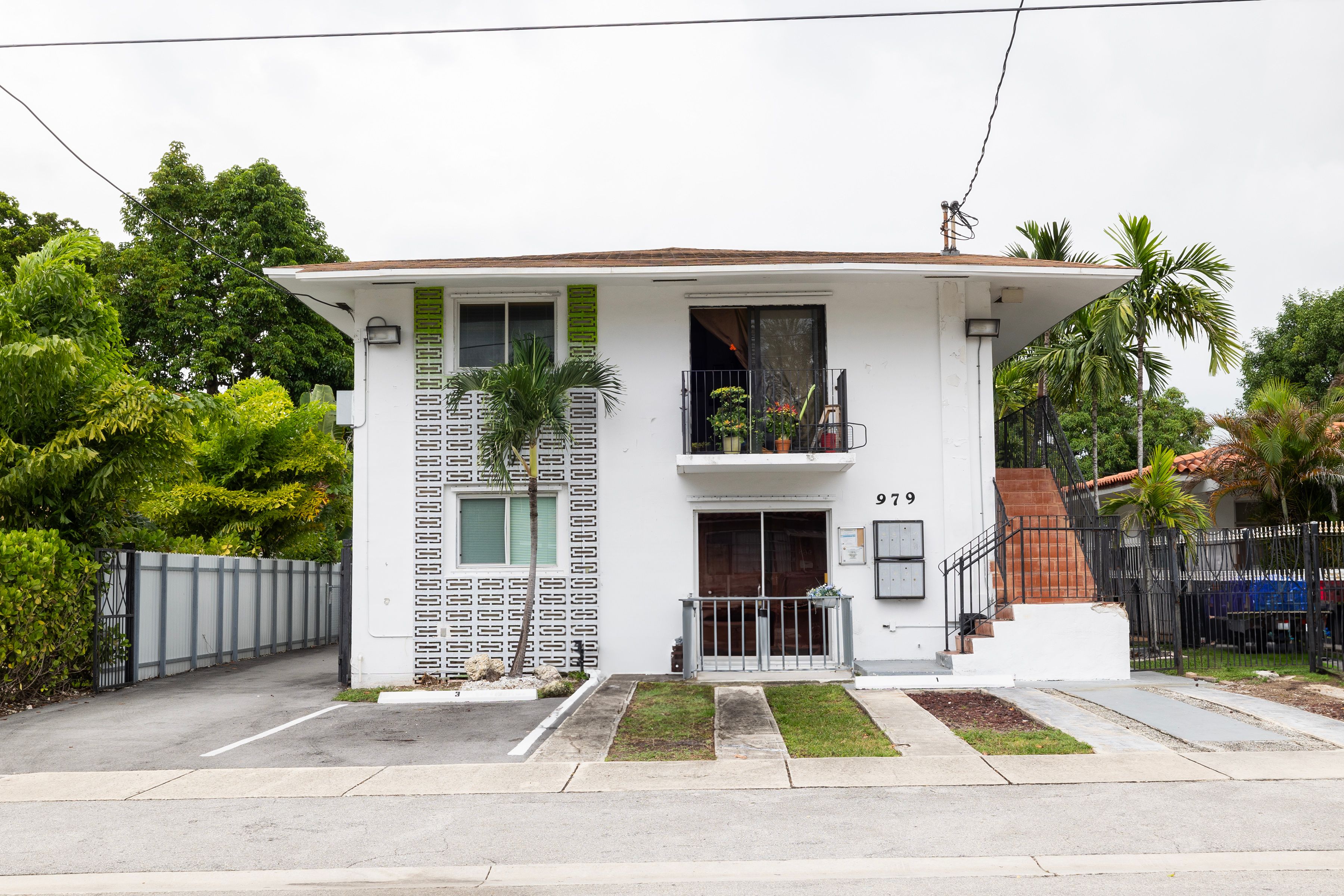 979 SW 10th Street Miami FL 33130