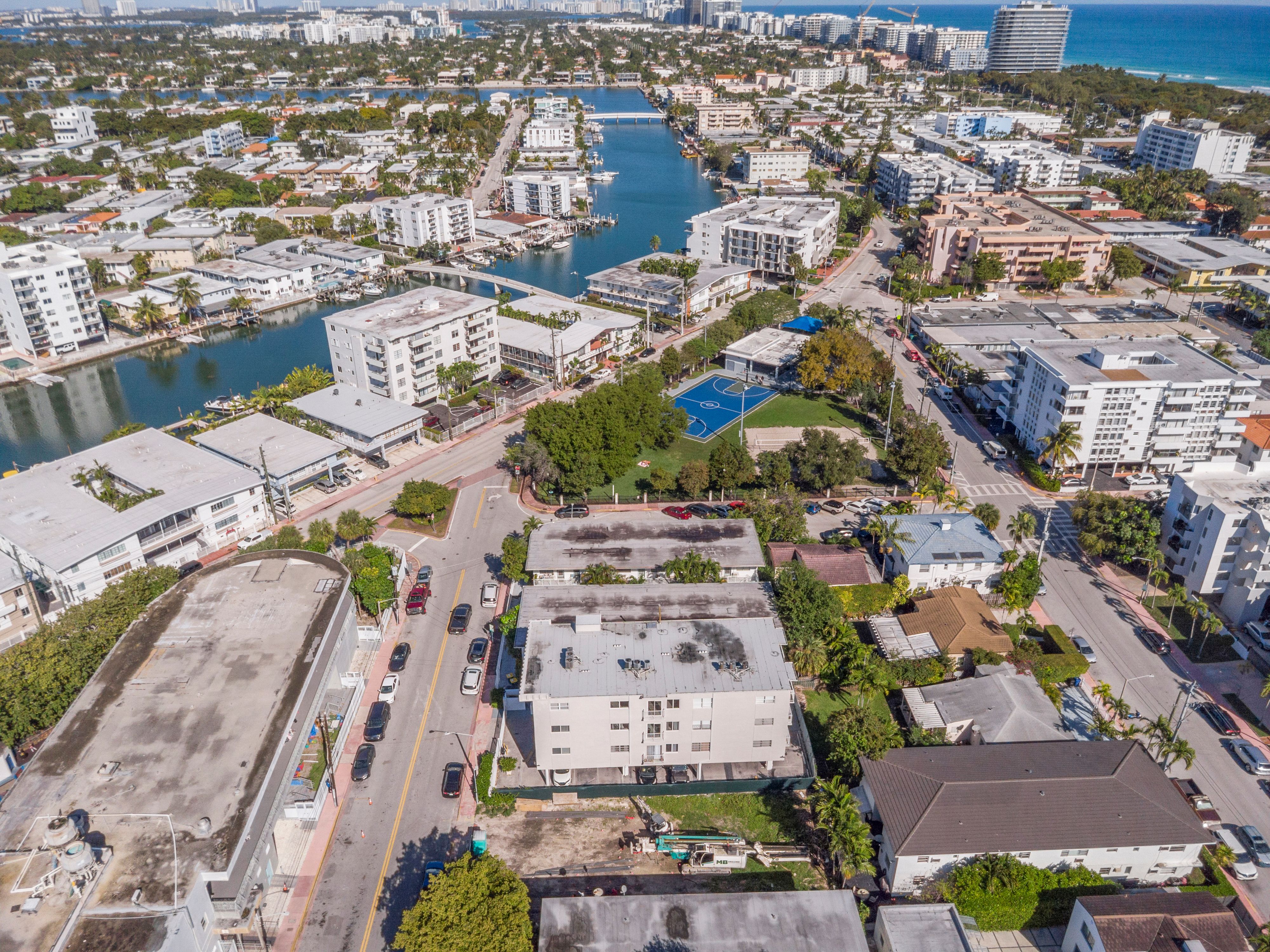 7925 Carlyle Avenue Miami Beach FL 33141