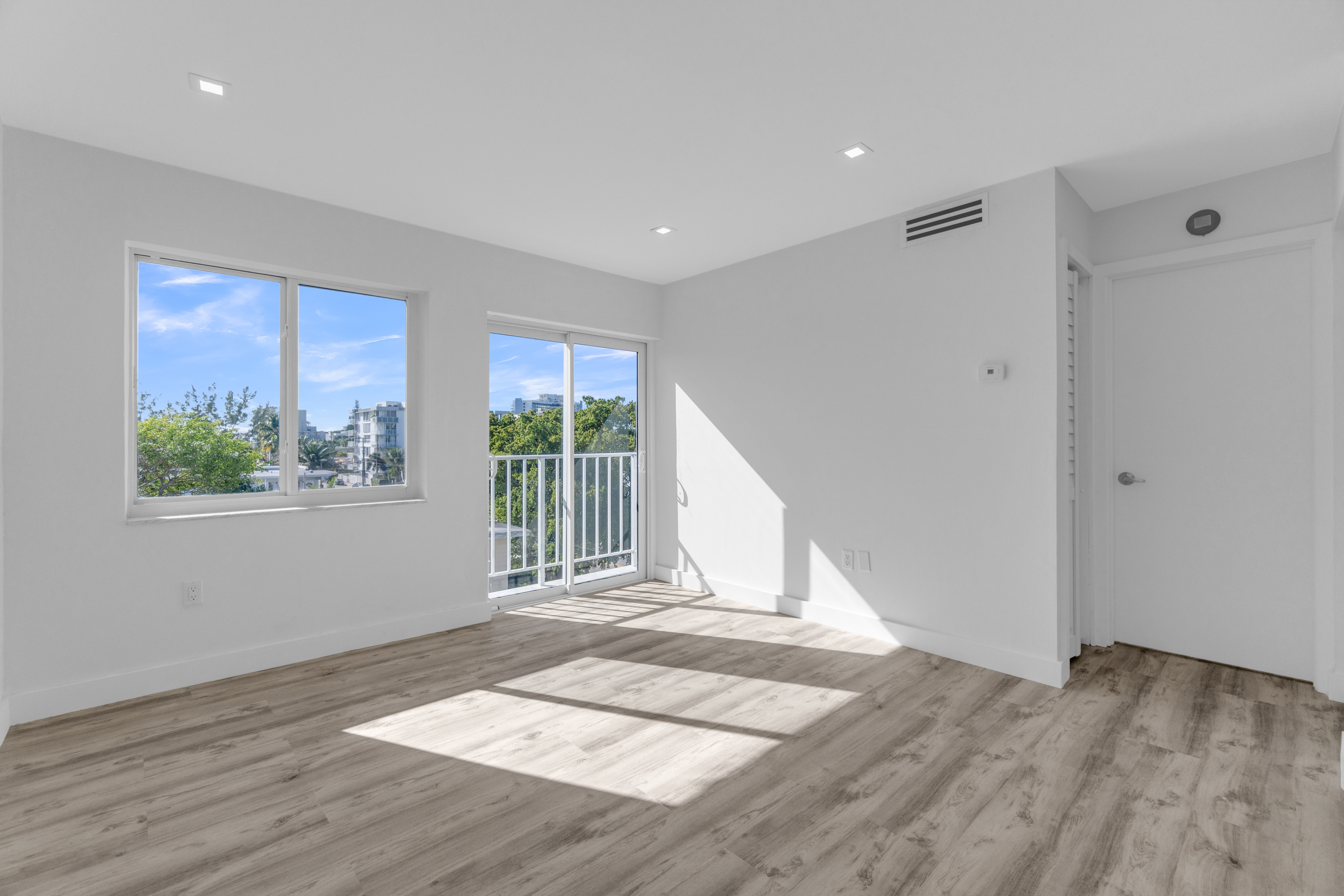 7925 Carlyle Avenue Miami Beach FL 33141