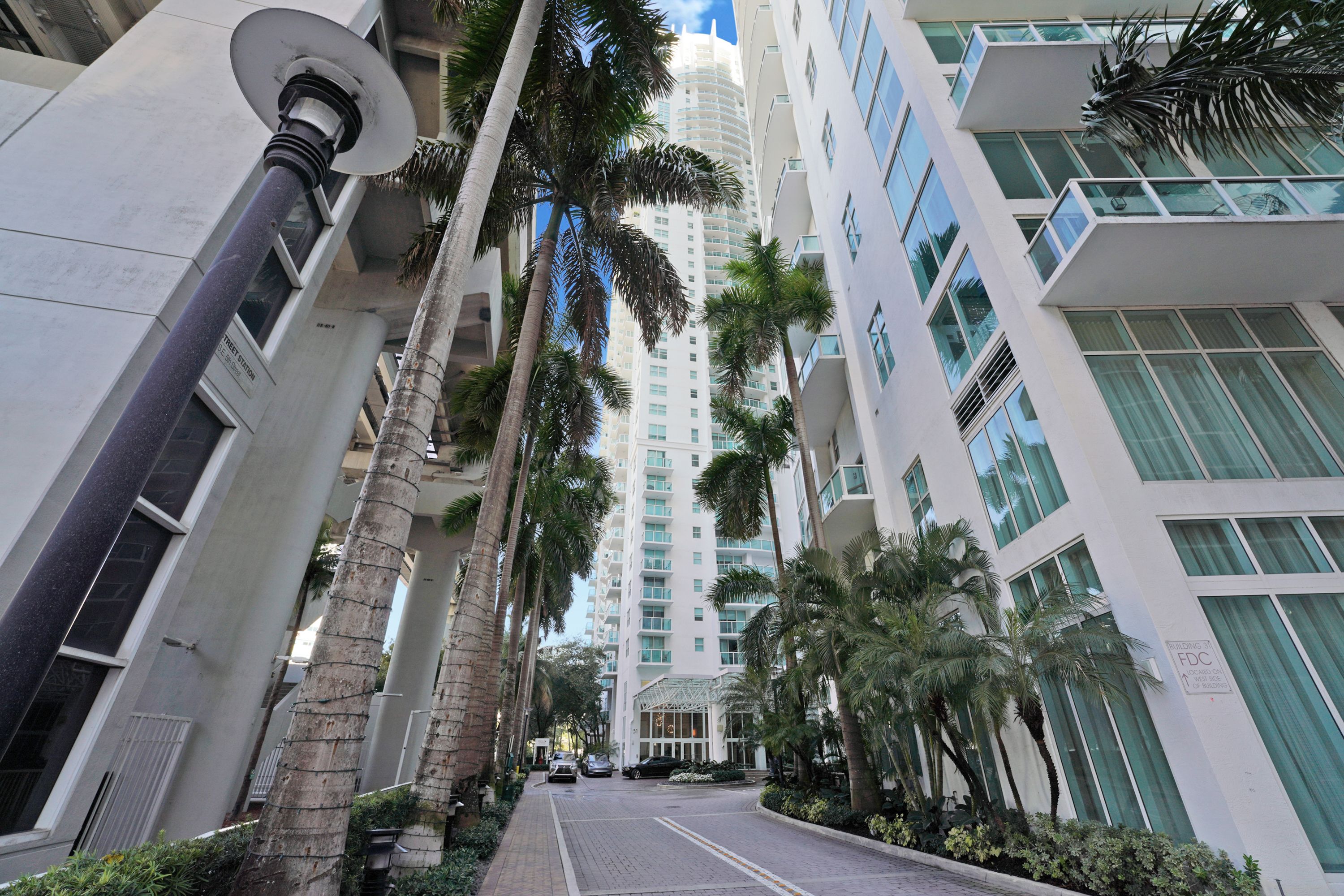 31 SE 5th Street Miami FL 33131