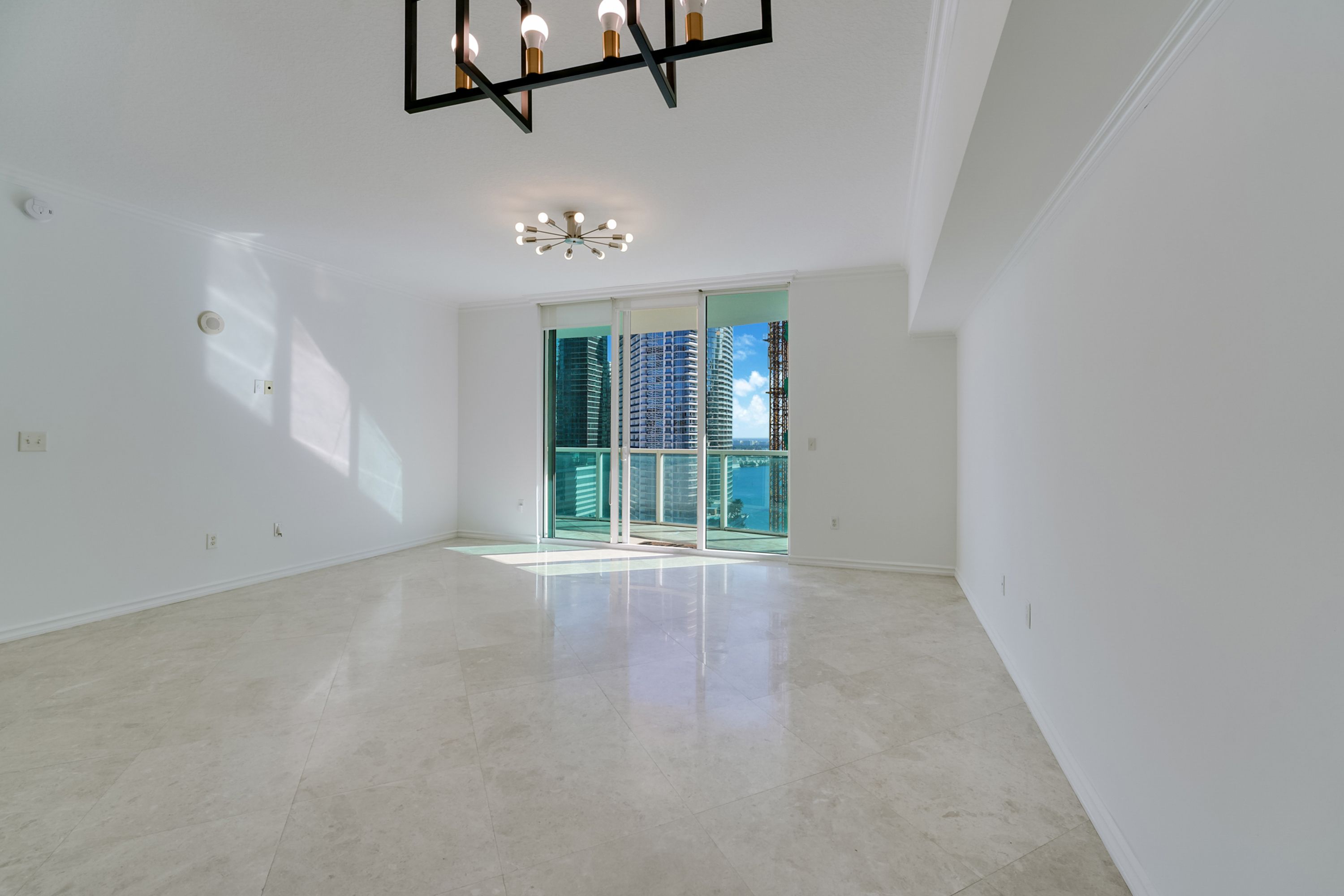 31 SE 5th Street Miami FL 33131