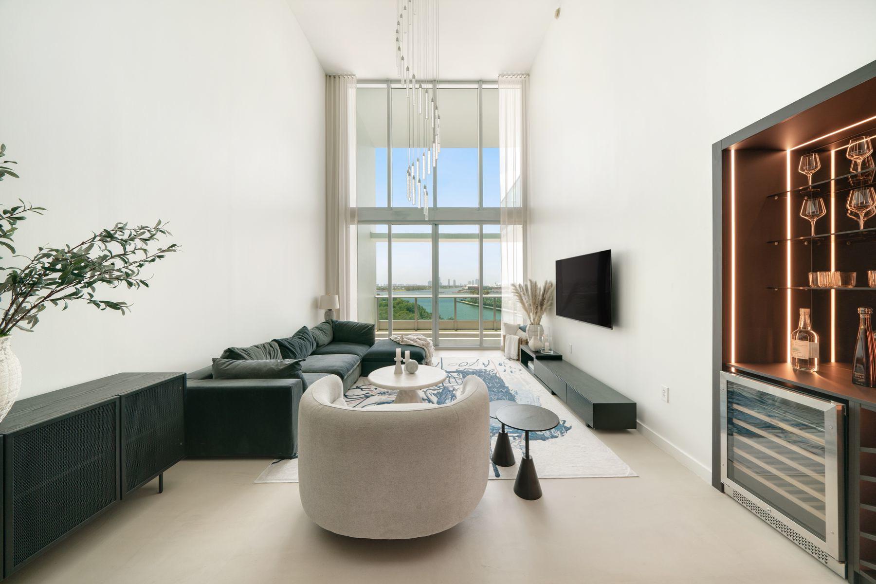900 Biscayne Boulevard Miami FL 33132