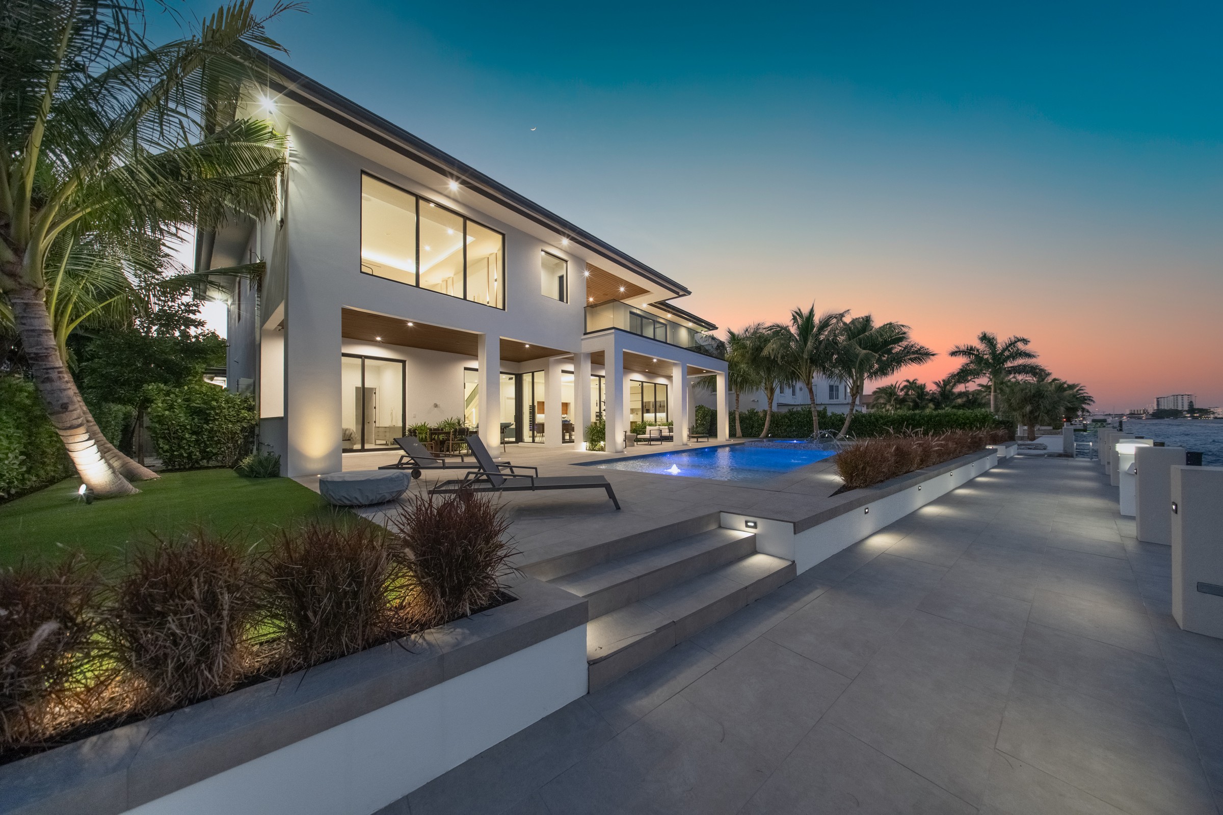 2880 NE 9th Street Pompano Beach FL 33062