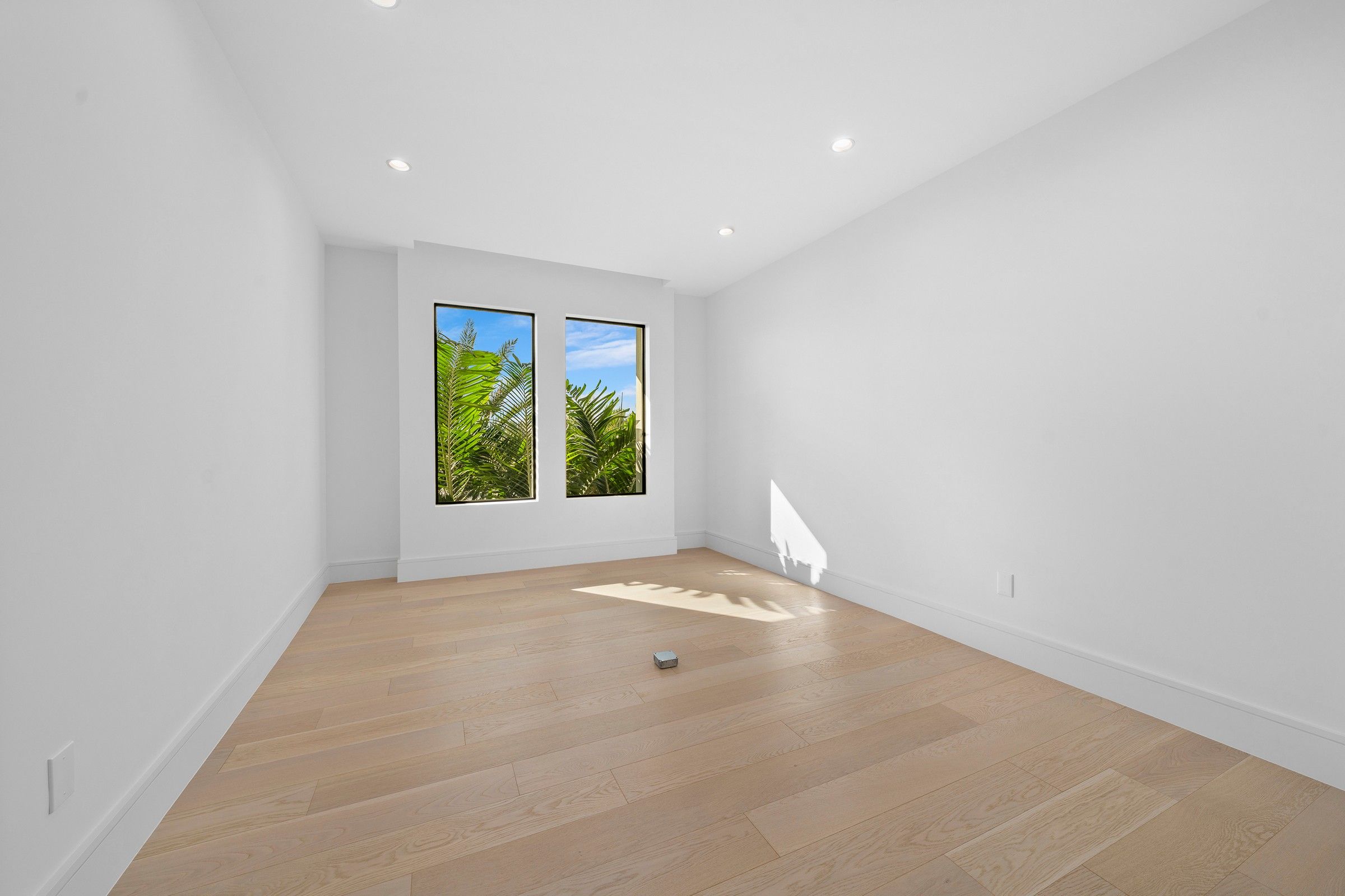 2880 NE 9th Street Pompano Beach FL 33062