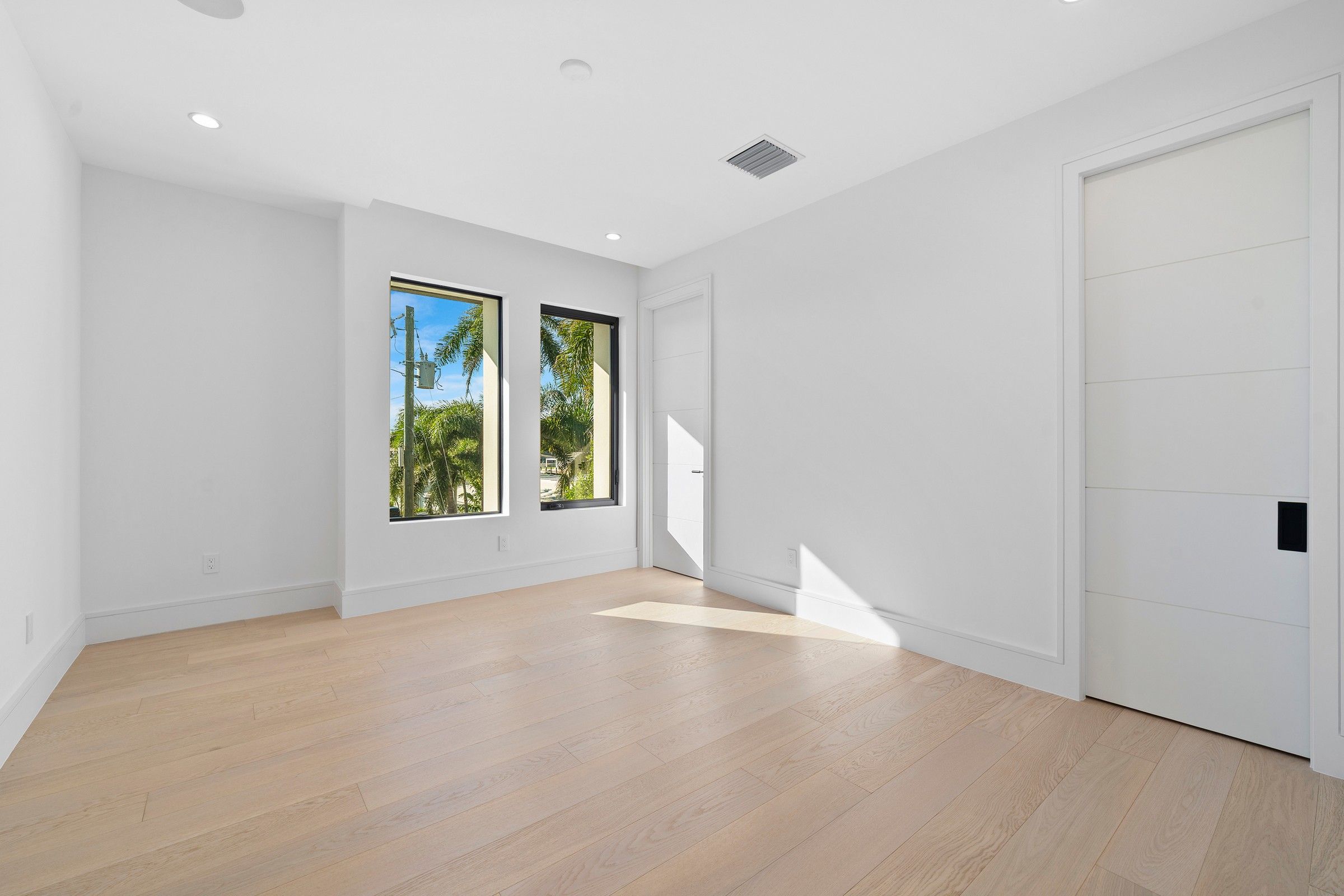 2880 NE 9th Street Pompano Beach FL 33062
