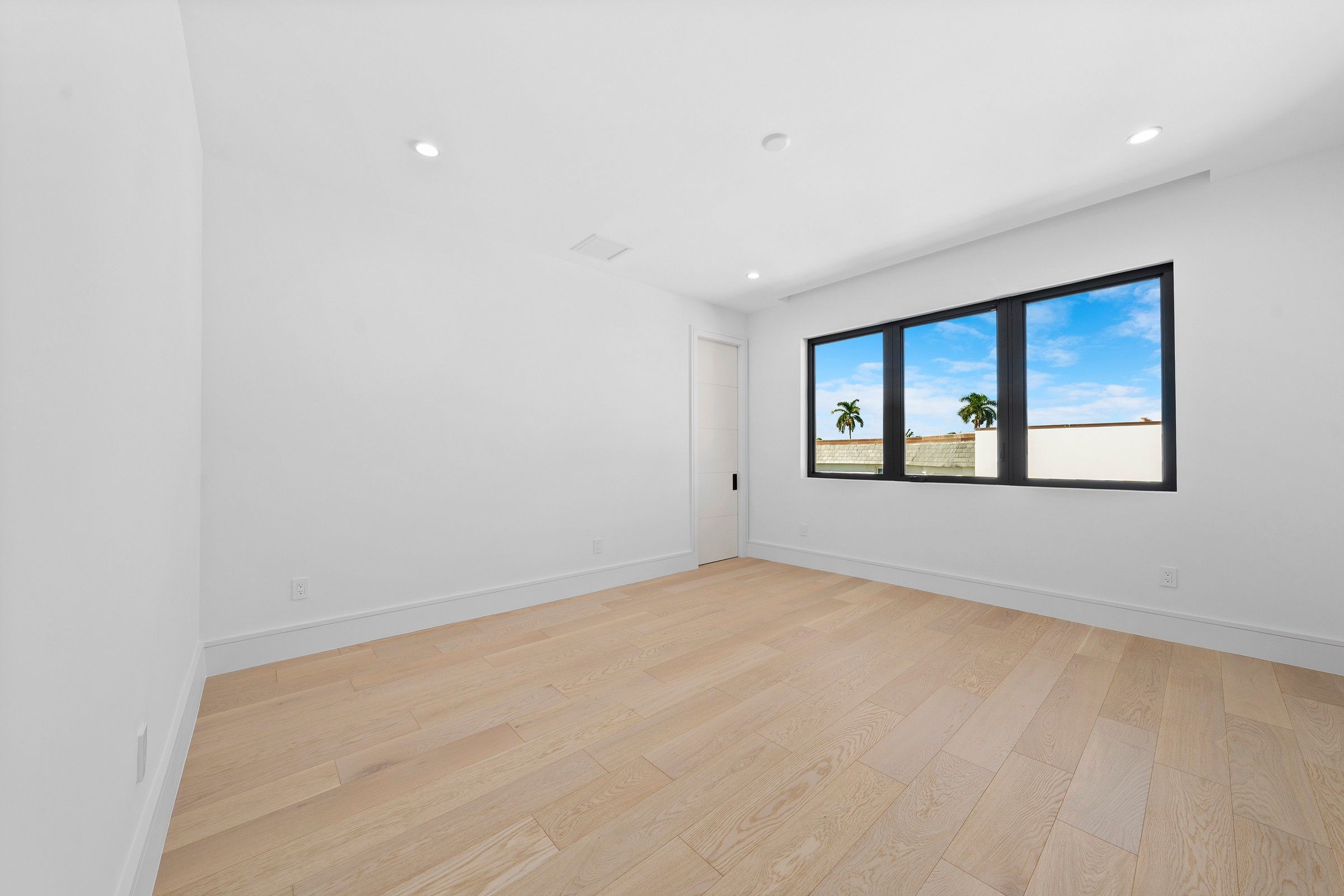 2880 NE 9th Street Pompano Beach FL 33062