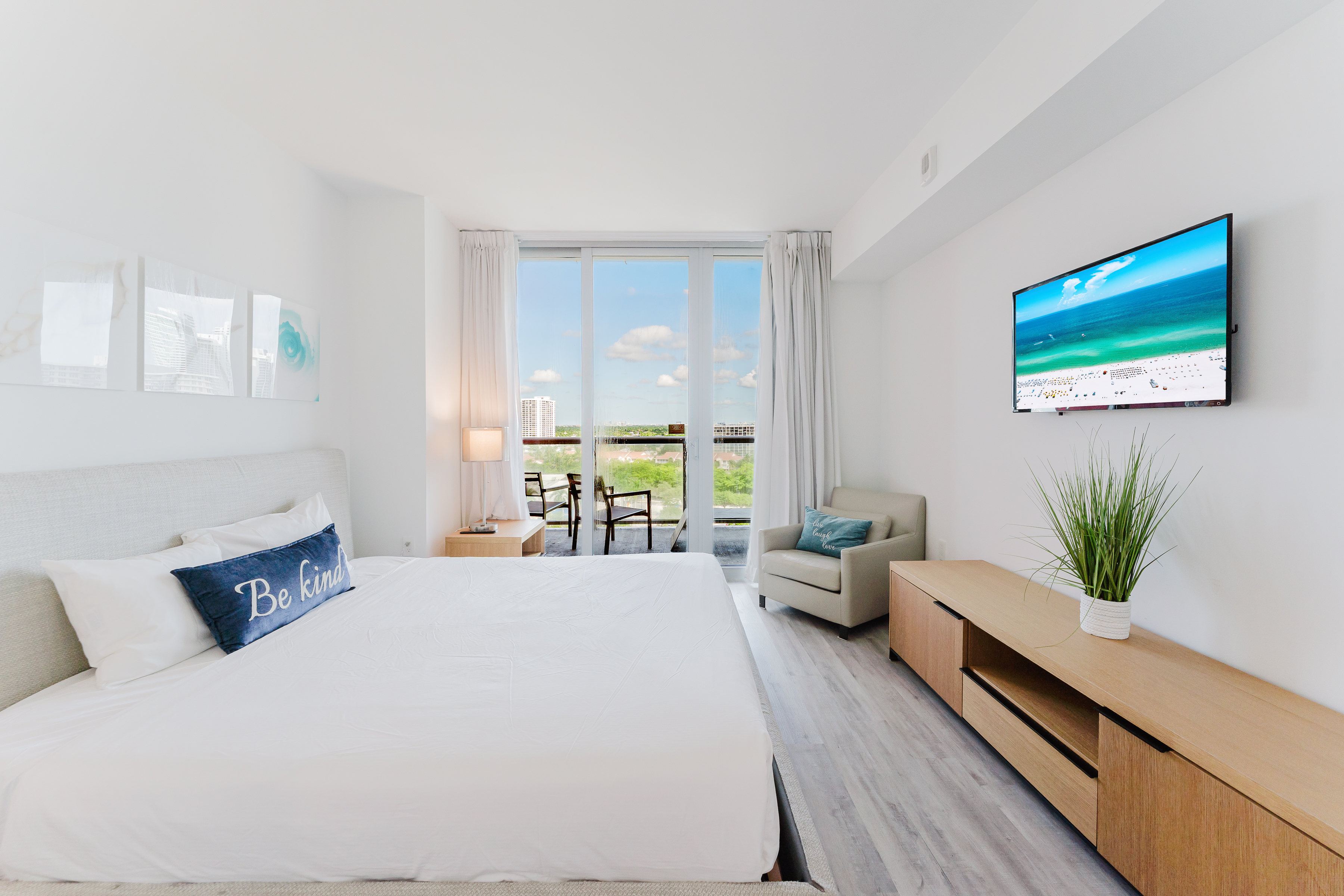 2602 E Hallandale Beach Boulevard Hallandale Beach FL 33009