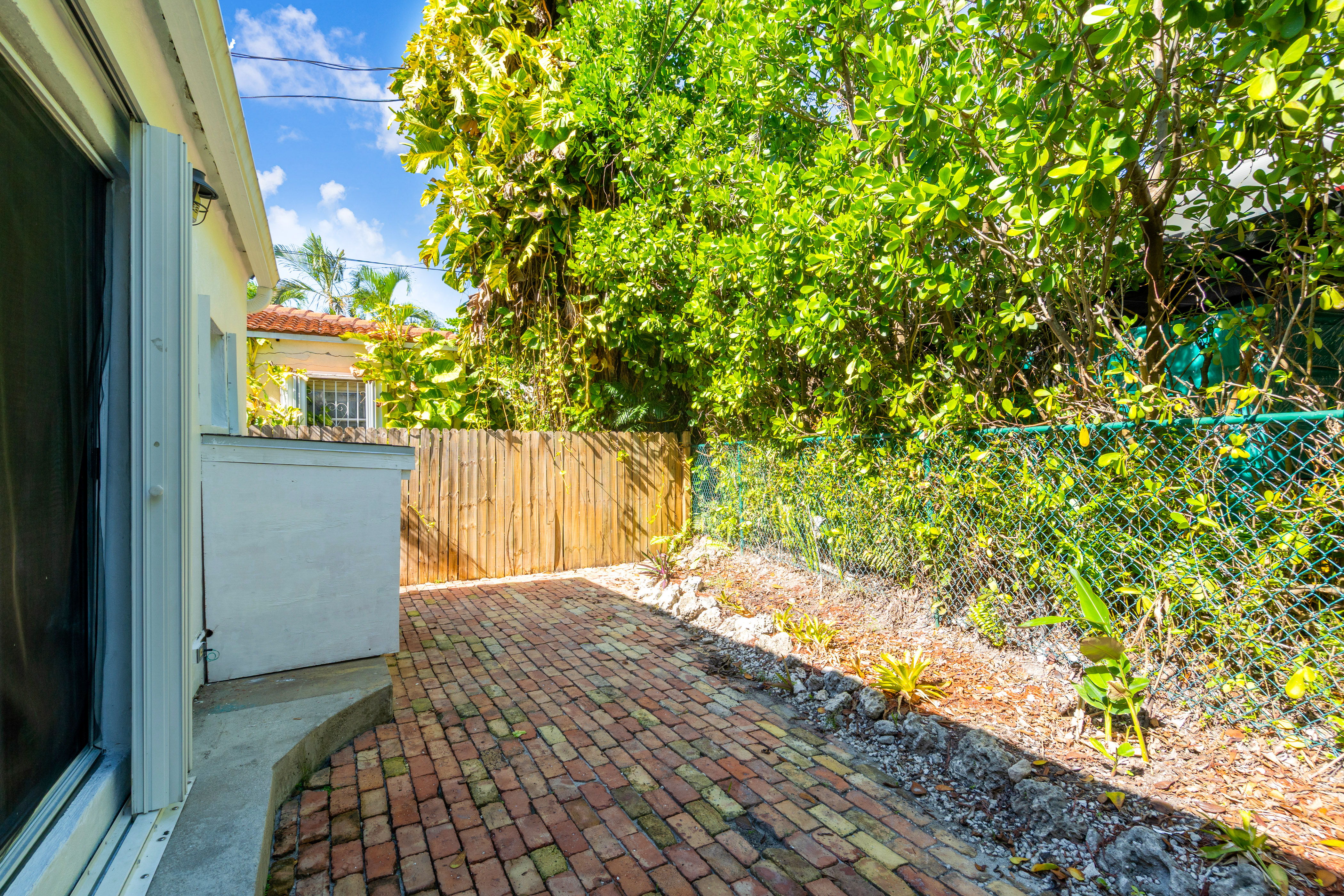 10 Century Lane Miami Beach FL 33139