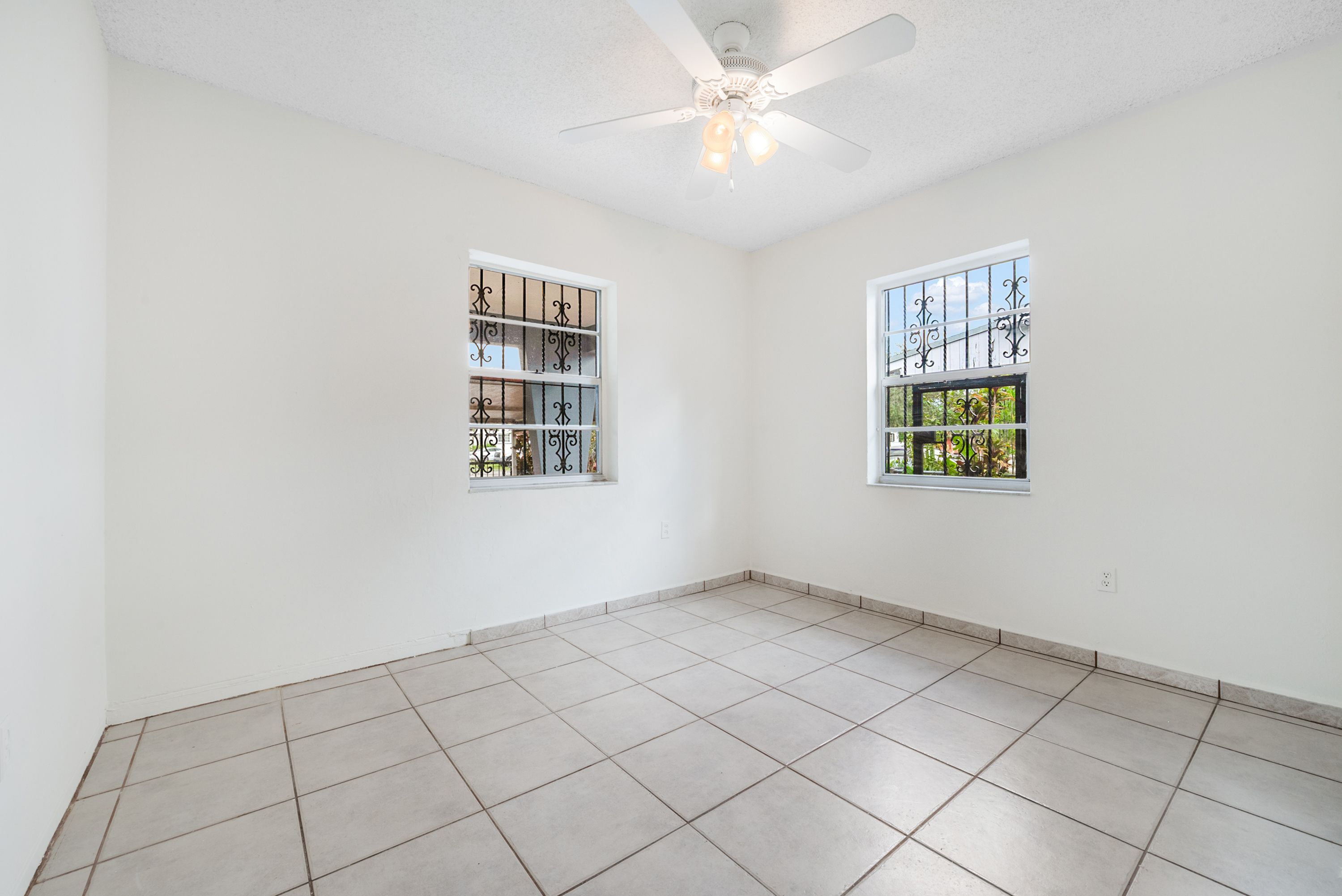 682 W 37th Street Hialeah FL 33012