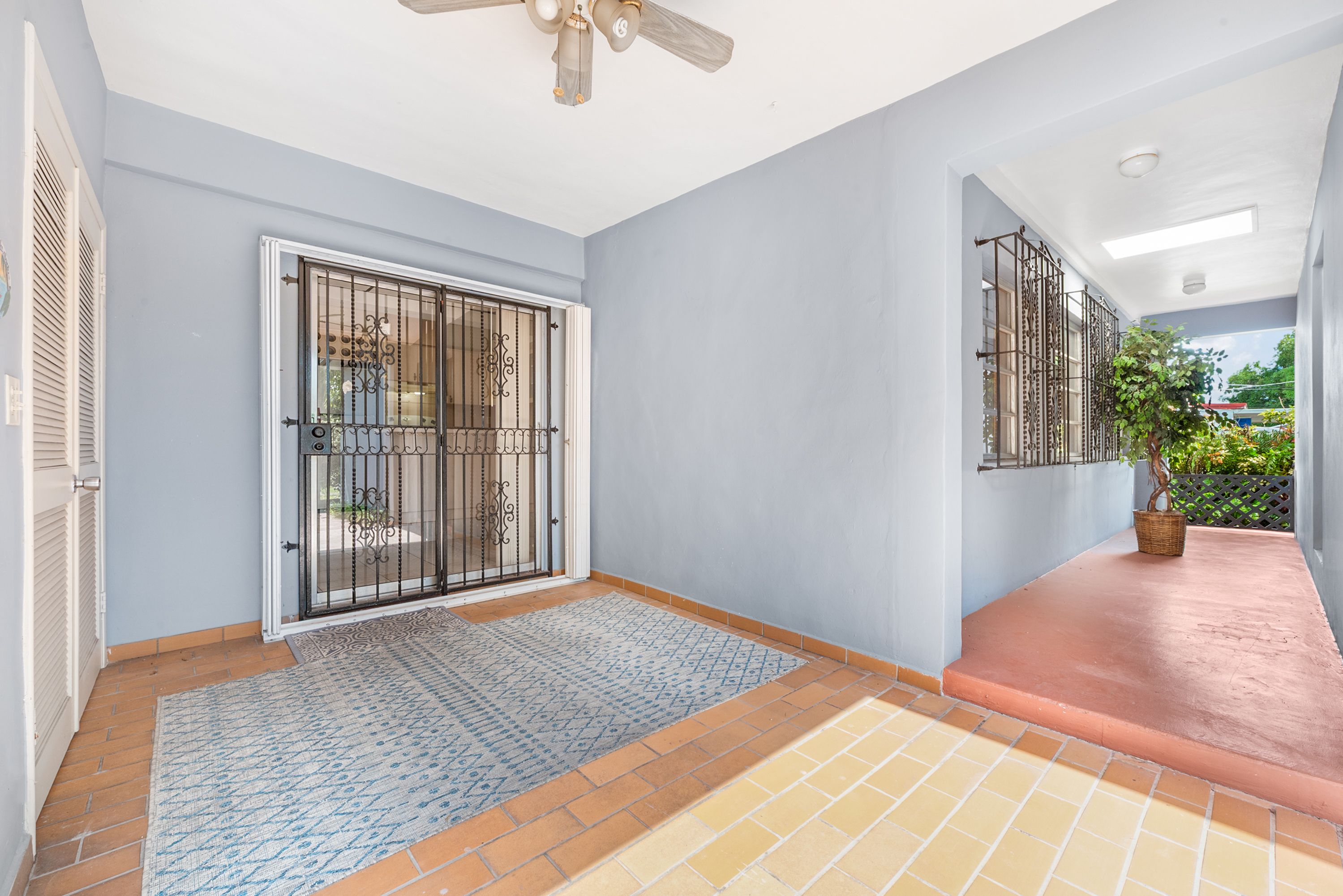 682 W 37th Street Hialeah FL 33012