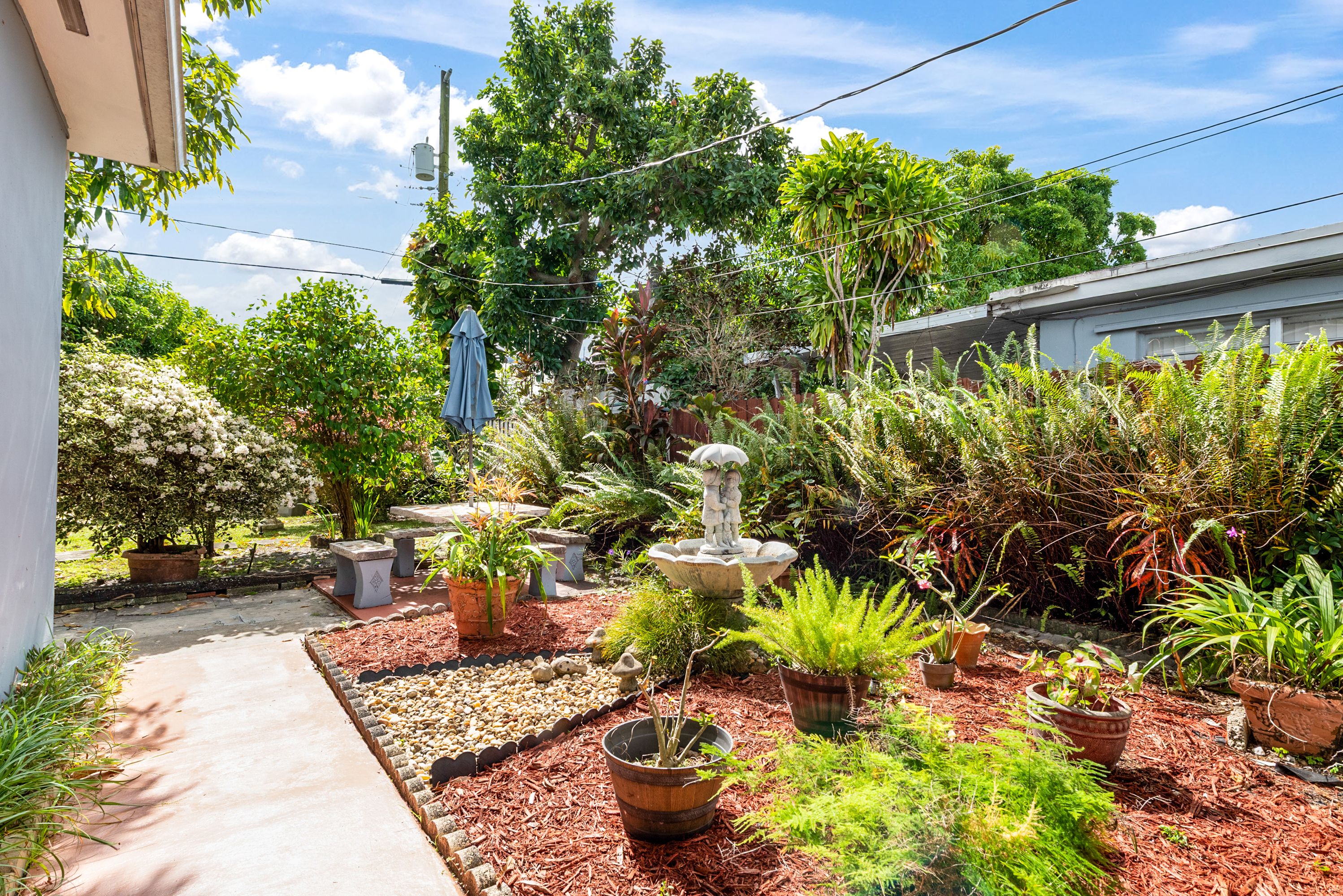 682 W 37th Street Hialeah FL 33012