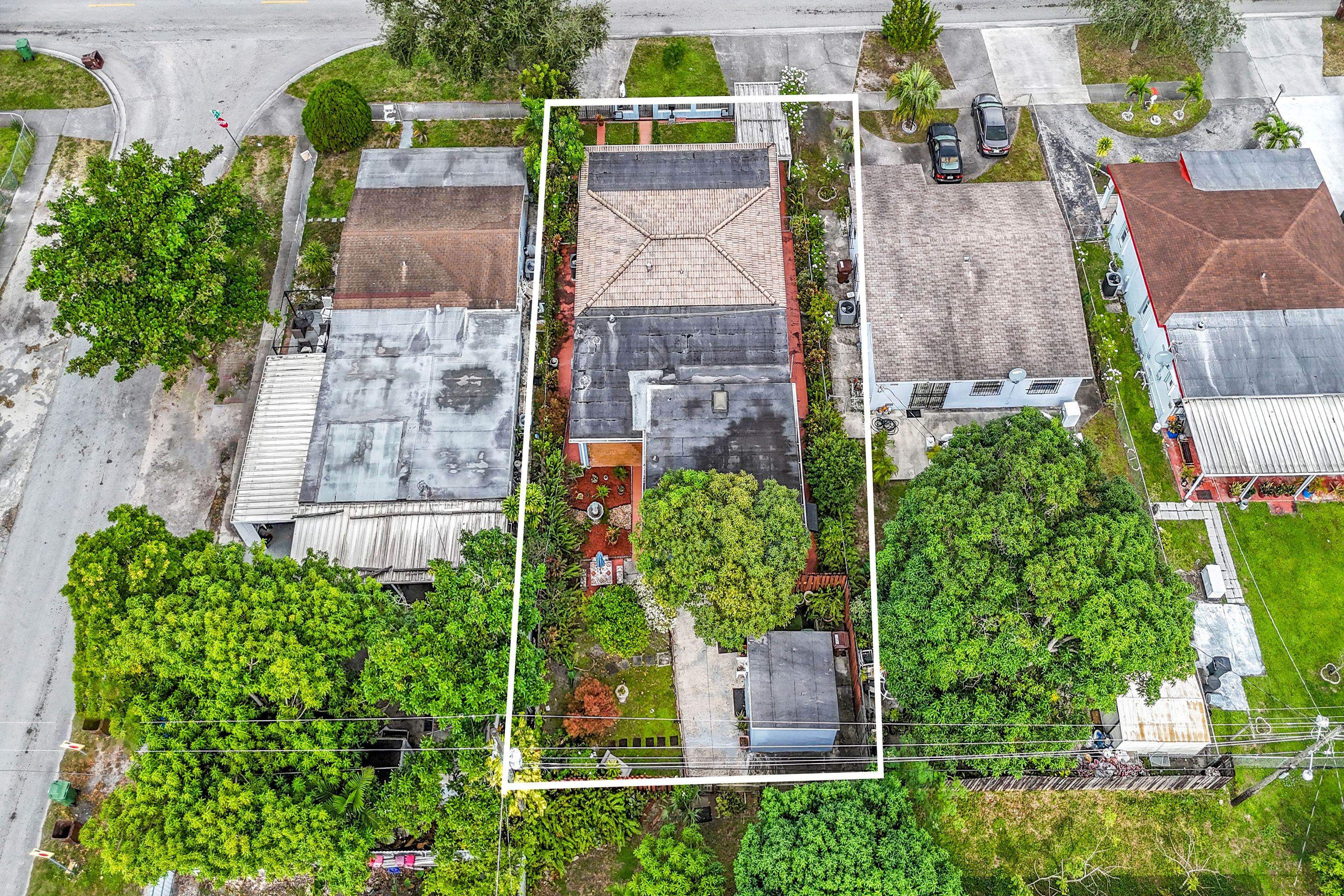 682 W 37th Street Hialeah FL 33012