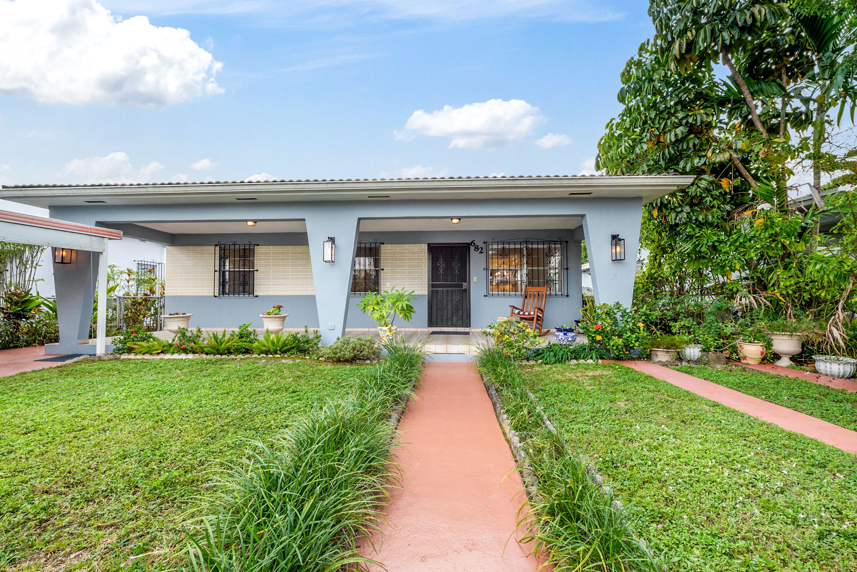 682 W 37th Street Hialeah FL 33012