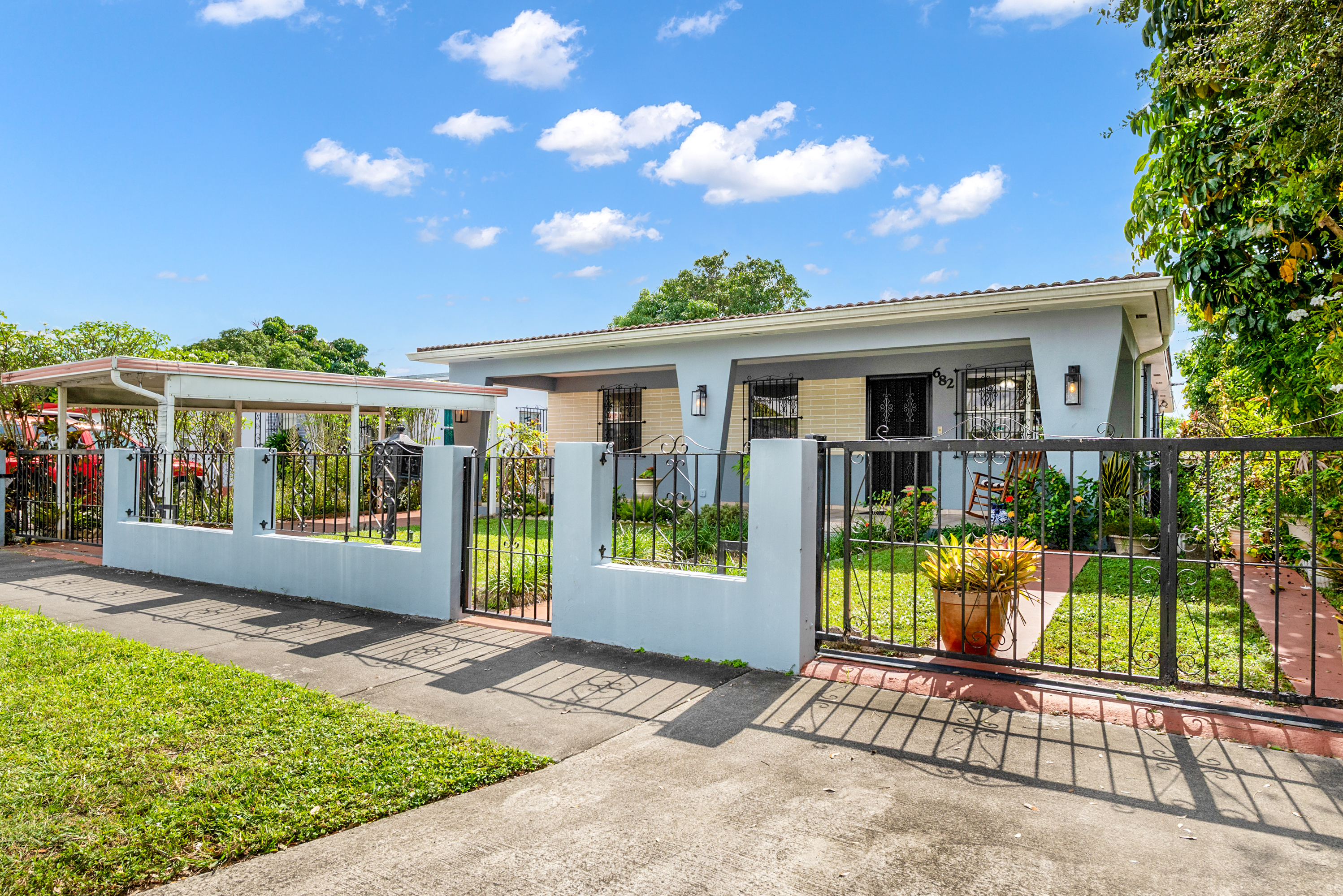 682 W 37th Street Hialeah FL 33012