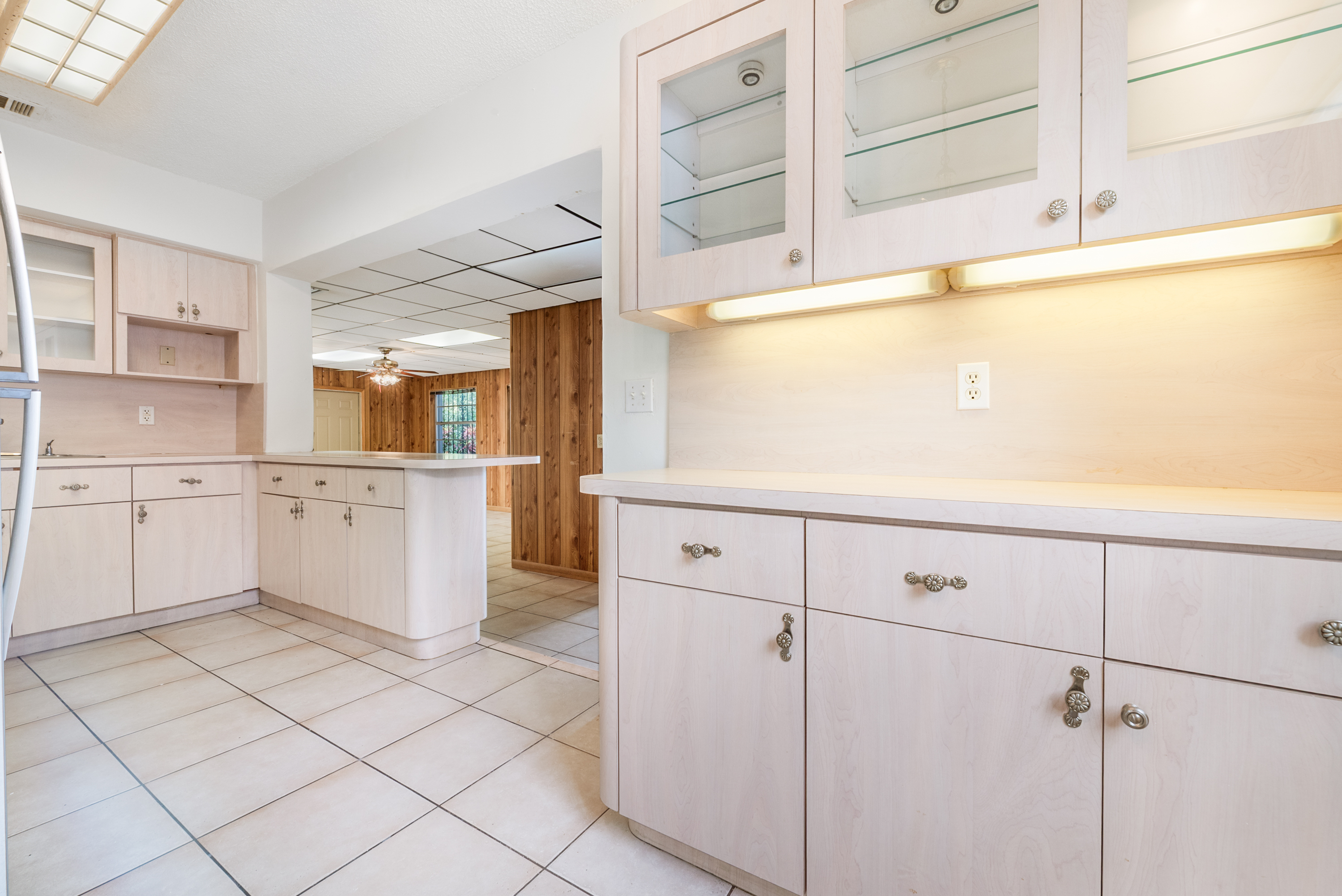 682 W 37th Street Hialeah FL 33012
