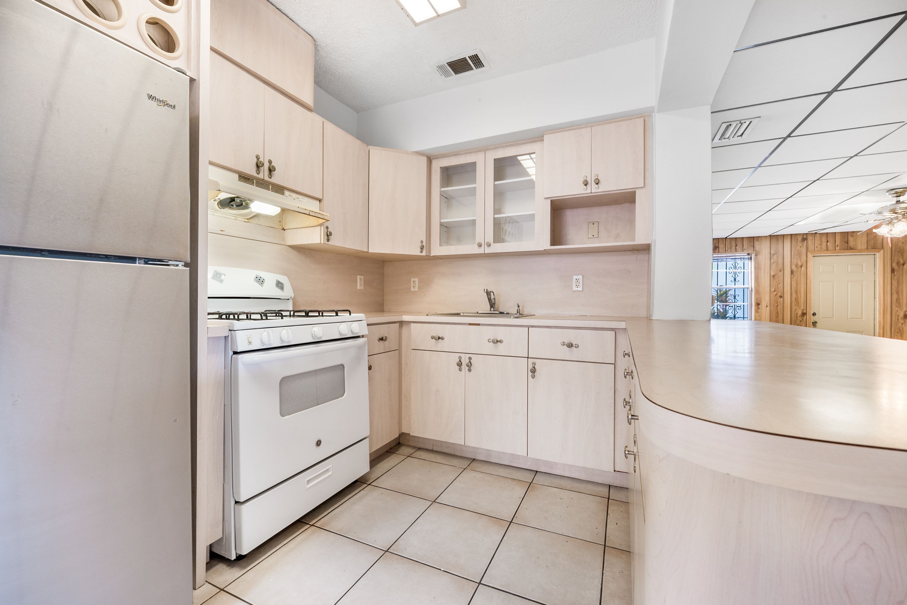 682 W 37th Street Hialeah FL 33012