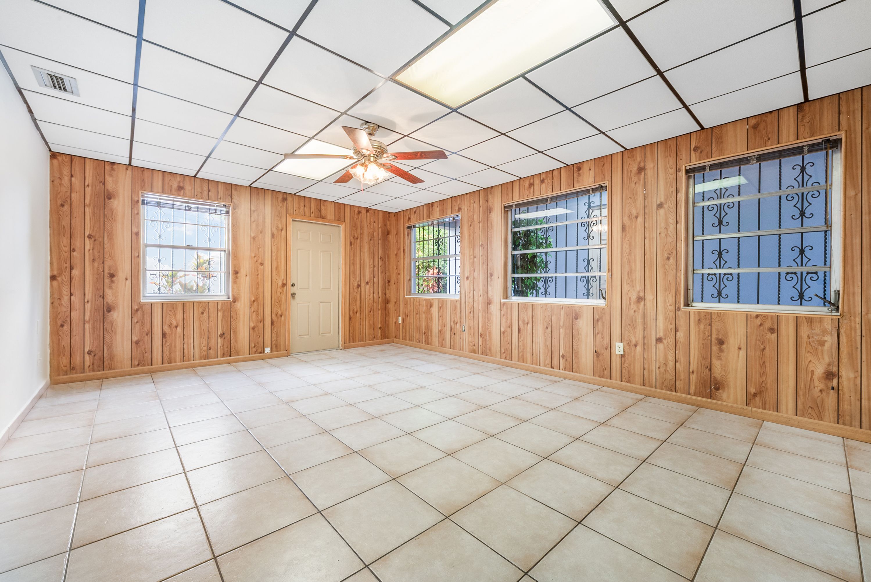 682 W 37th Street Hialeah FL 33012