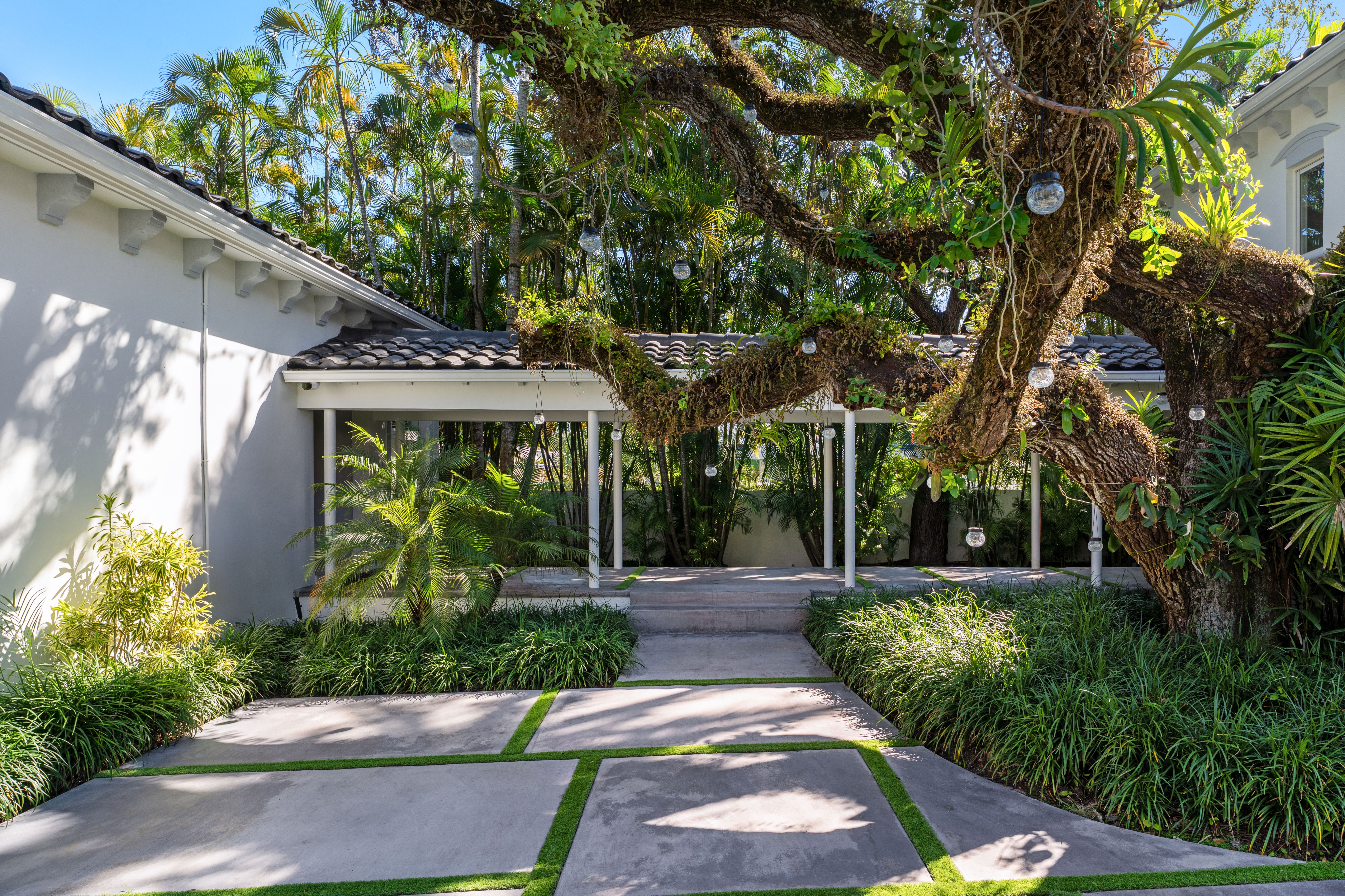 5770 SW 100th Street Pinecrest FL 33156
