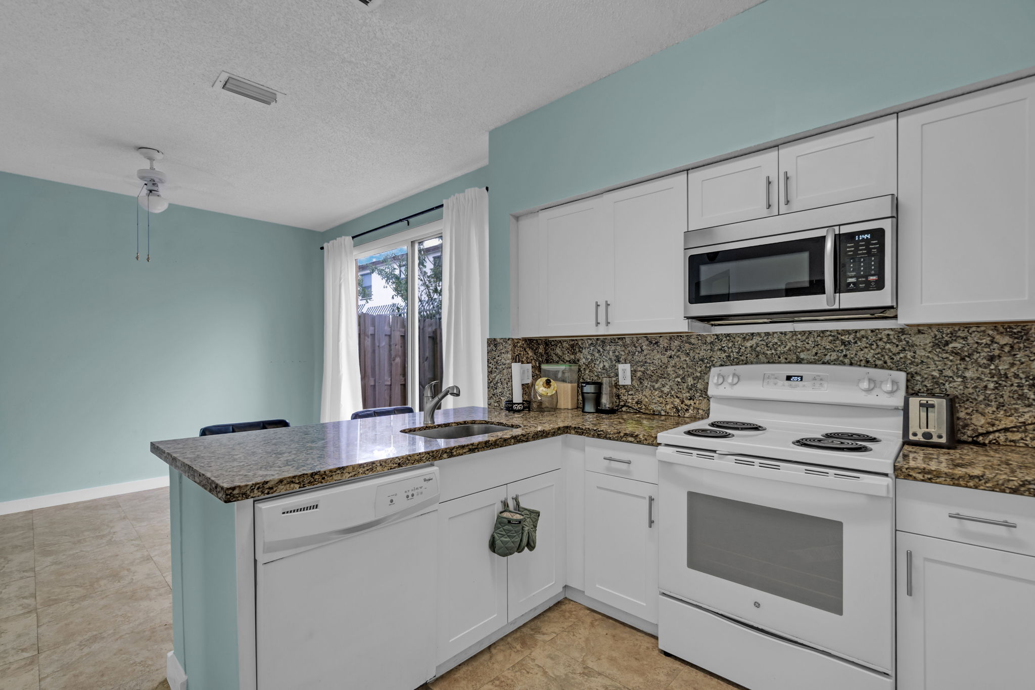 810 NE 212th Terrace Miami FL 33179