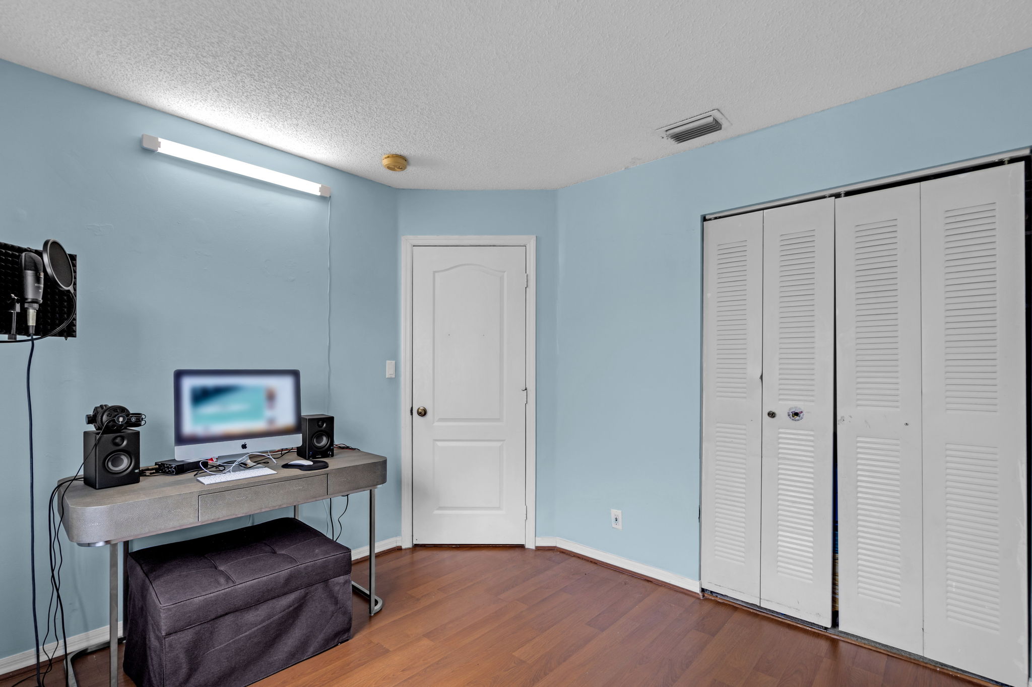 810 NE 212th Terrace Miami FL 33179