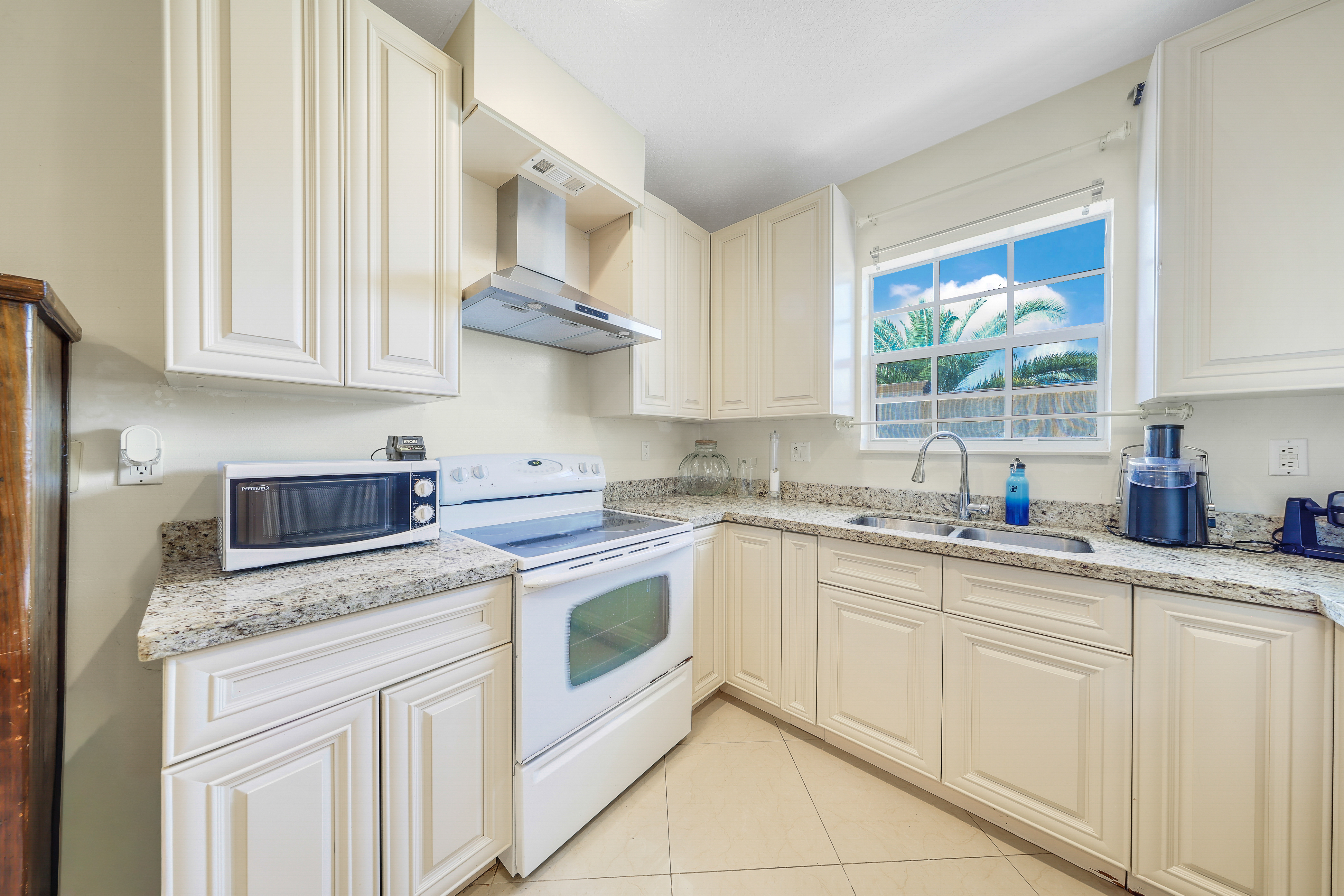 19504 SW 135th Court Miami FL 33177