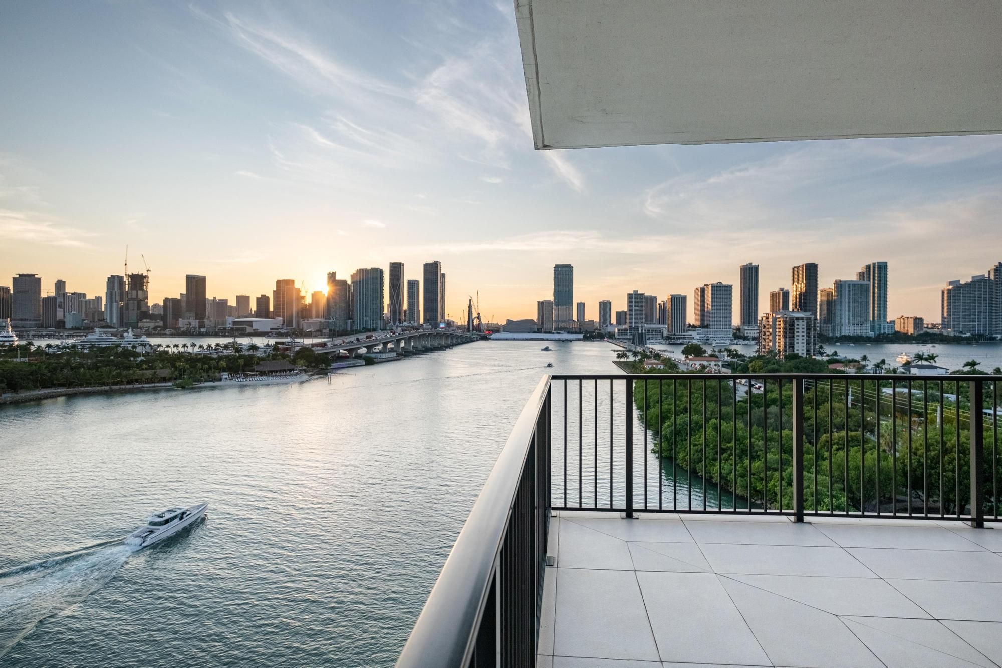 1000 Venetian Way Miami FL 33139