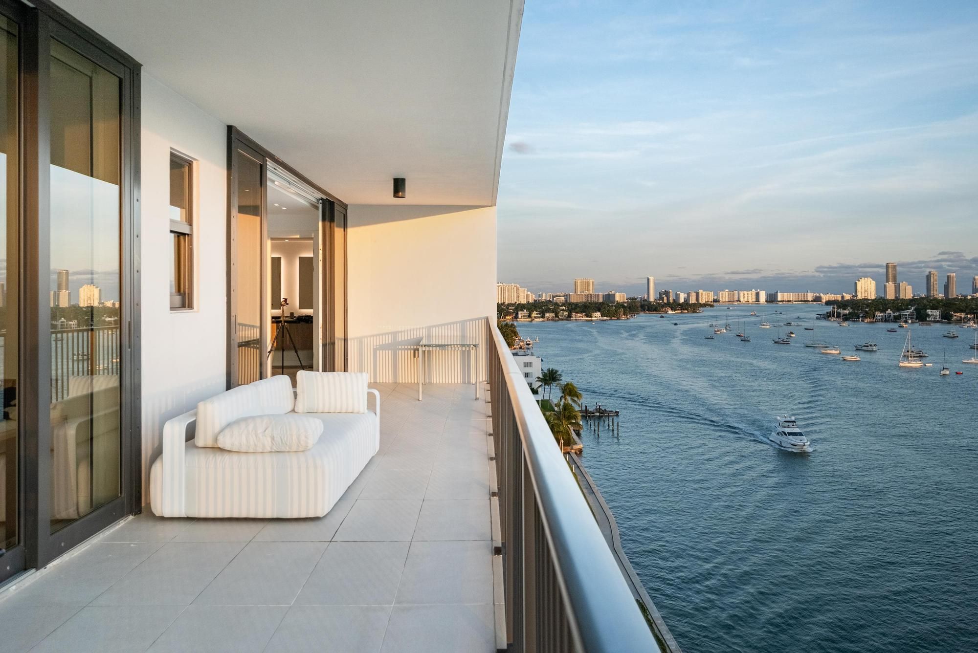 1000 Venetian Way Miami FL 33139