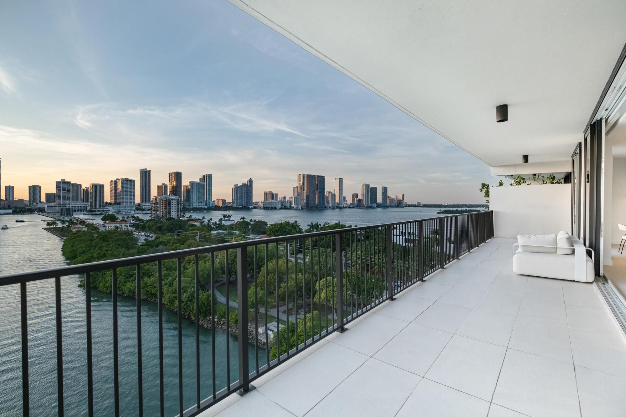 1000 Venetian Way Miami FL 33139
