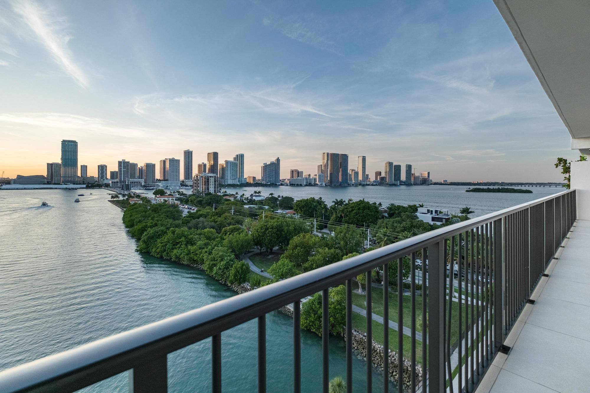 1000 Venetian Way Miami FL 33139