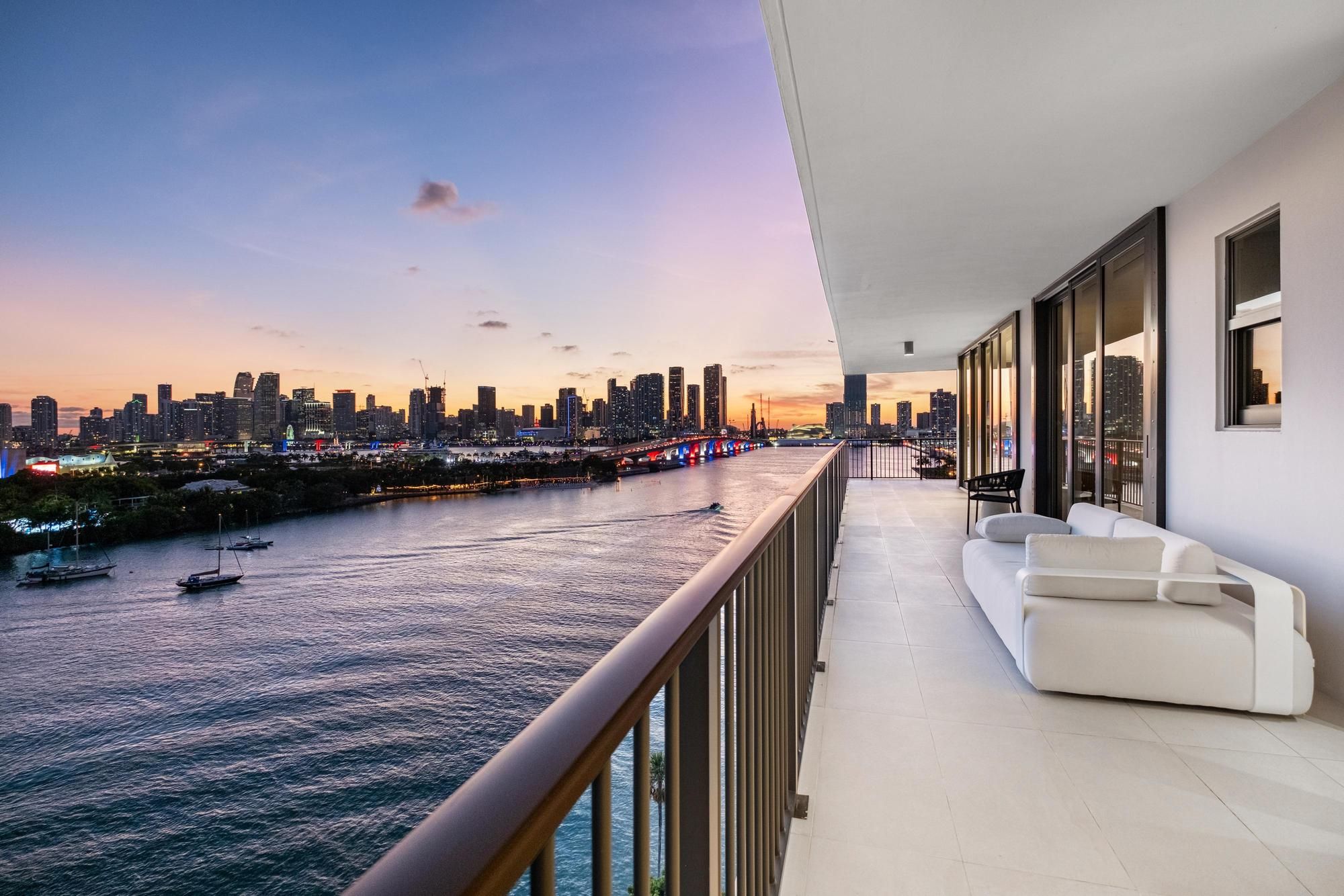 1000 Venetian Way Miami FL 33139