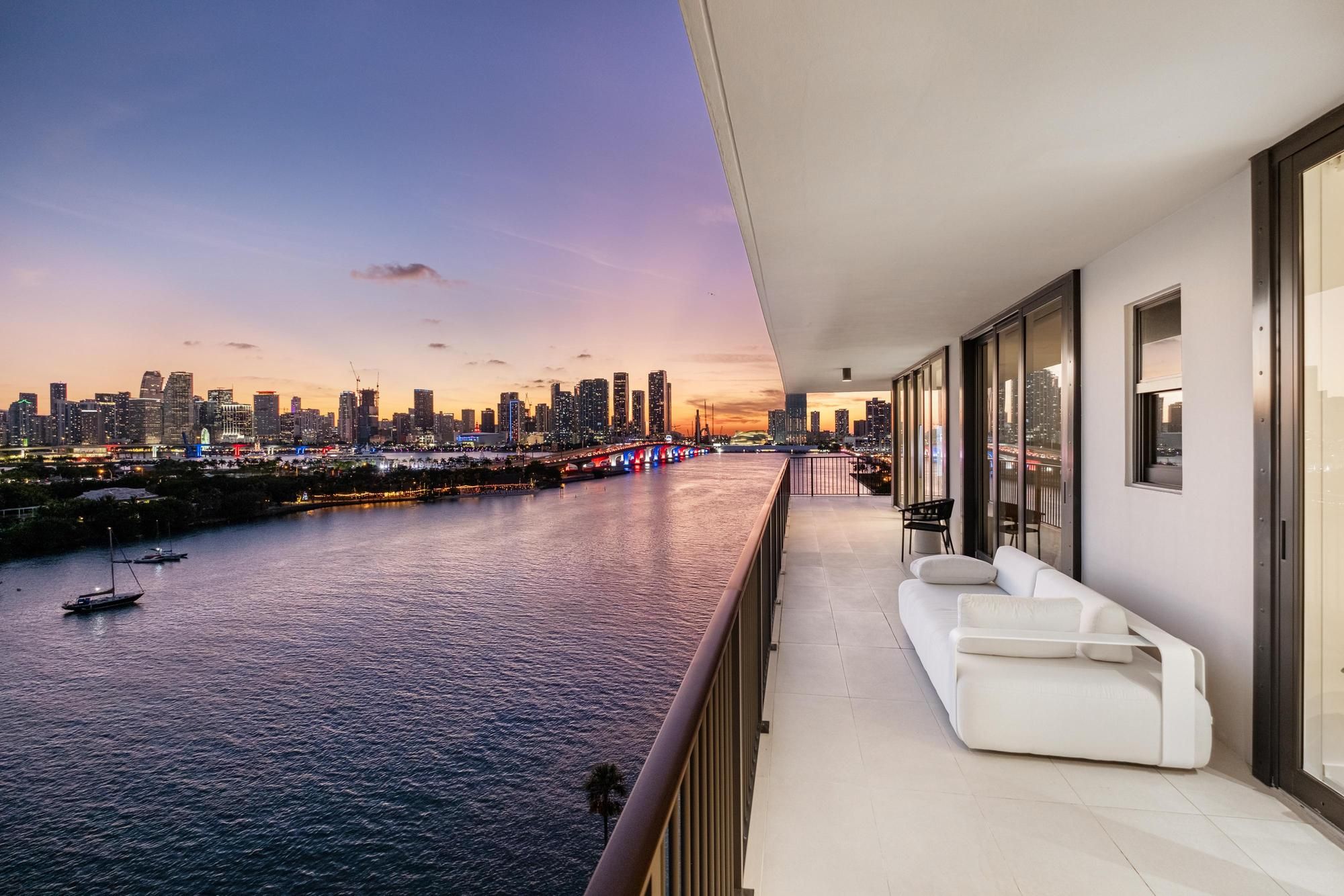 1000 Venetian Way Miami FL 33139