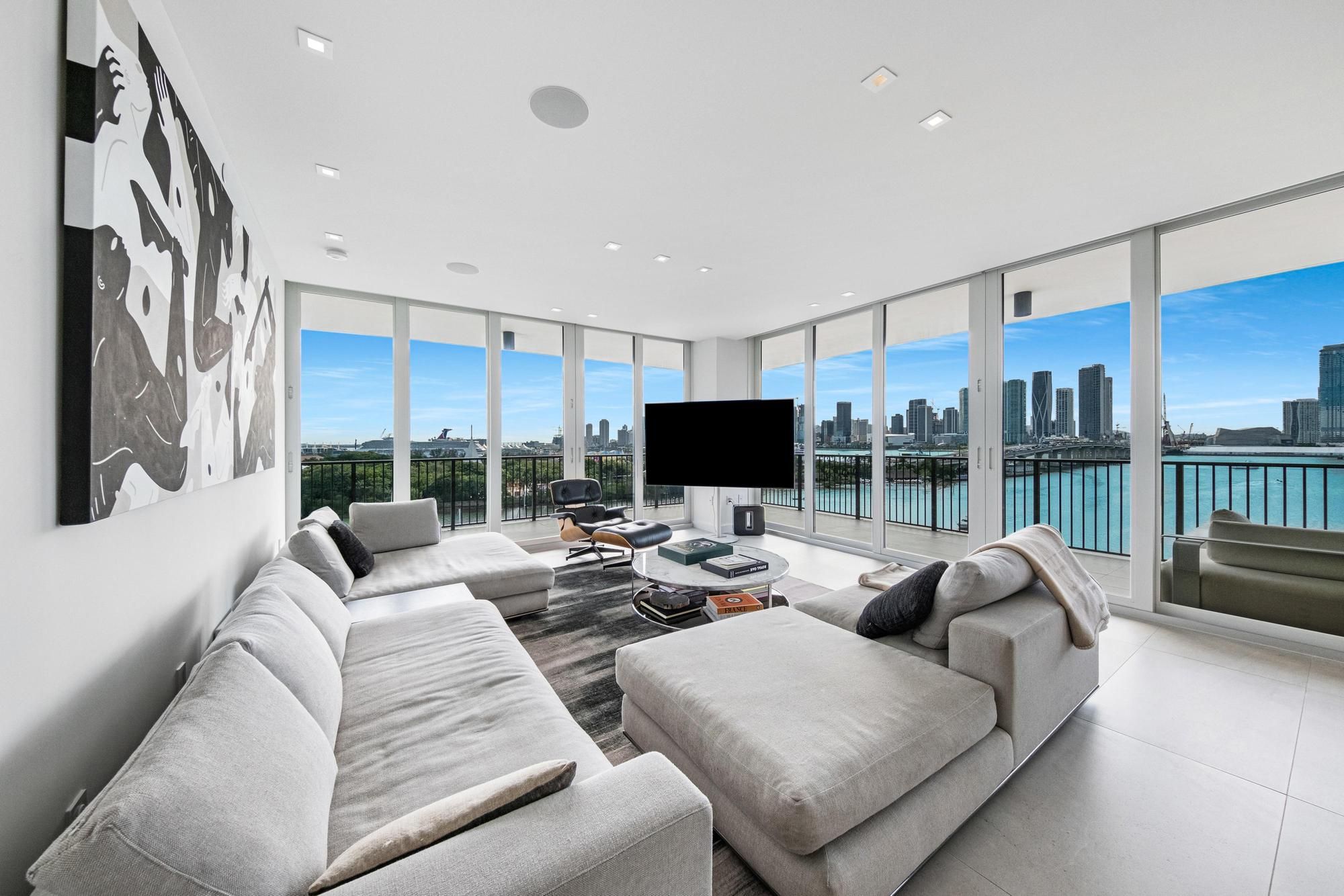 1000 Venetian Way Miami FL 33139