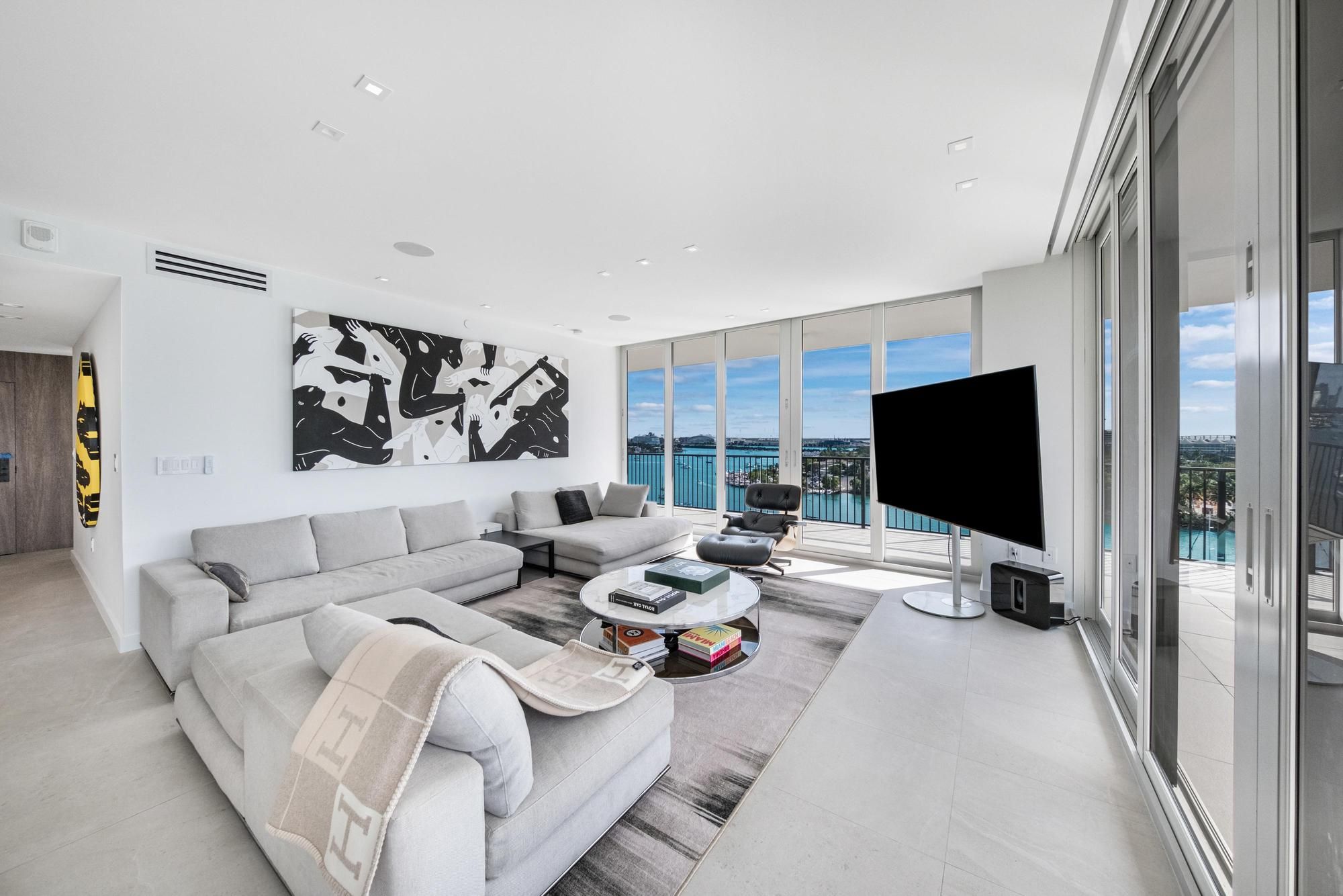 1000 Venetian Way Miami FL 33139