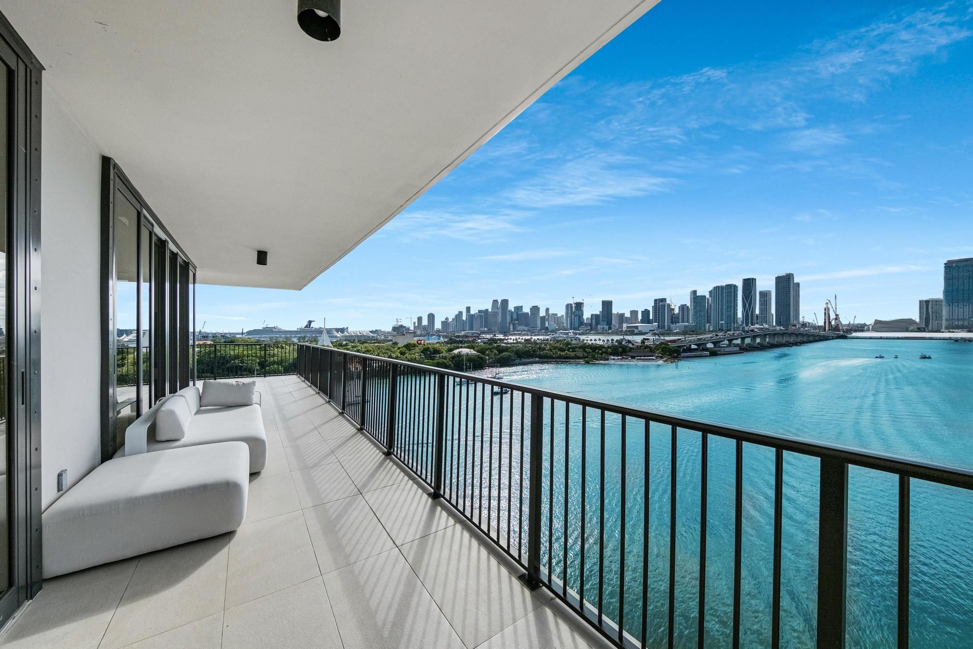 1000 Venetian Way Miami FL 33139