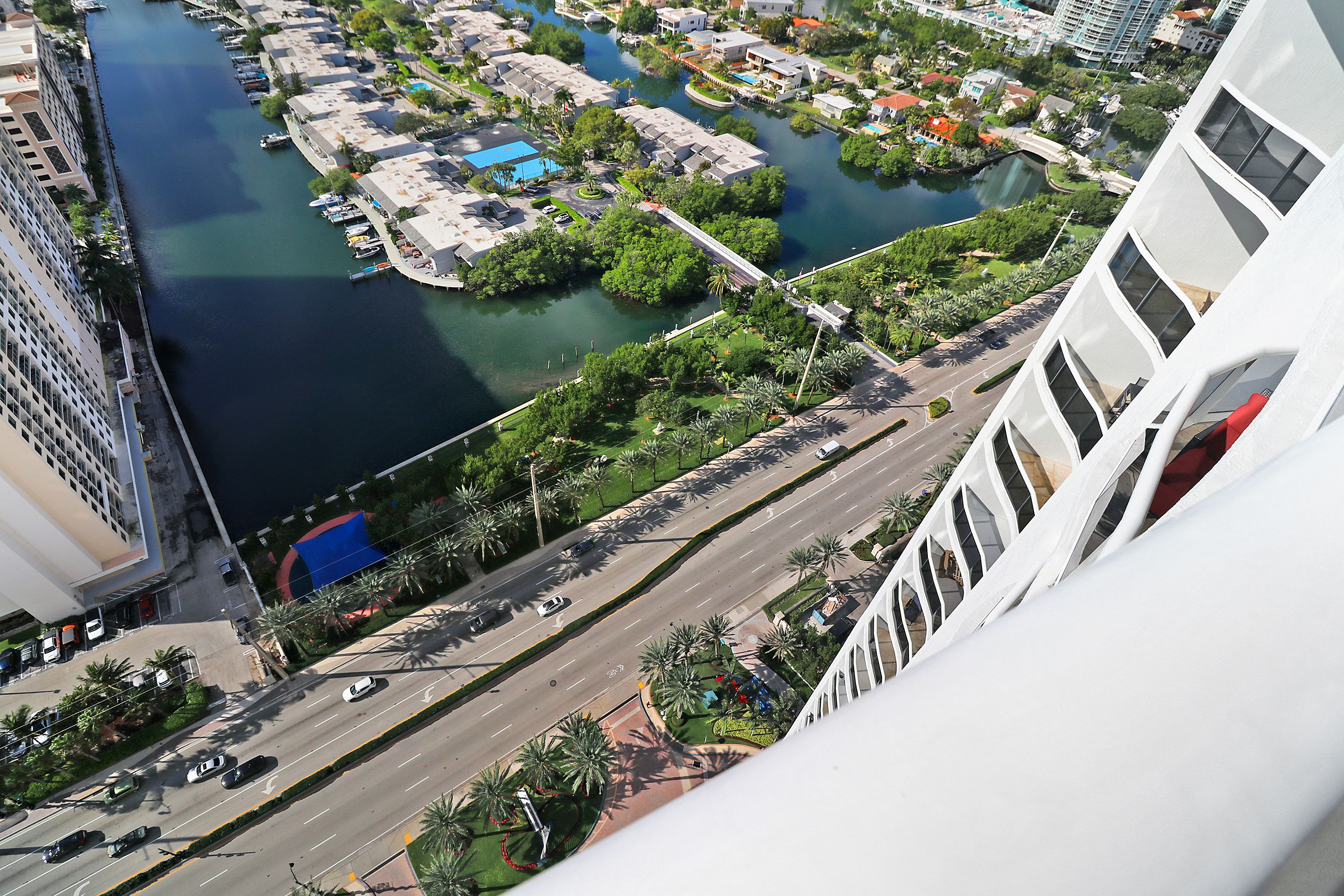 16001 Collins Avenue Sunny Isles Beach FL 33160