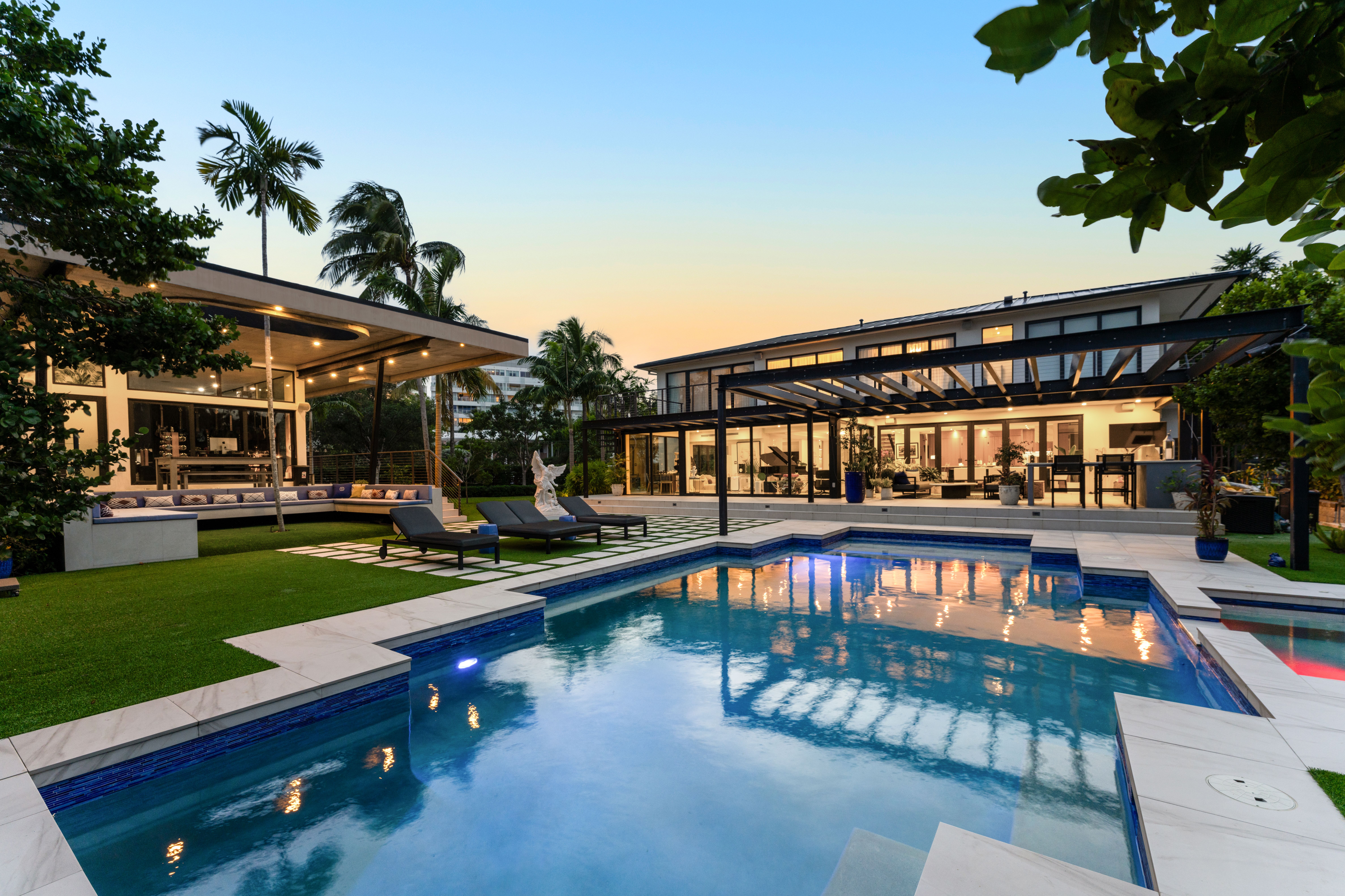 795 Lakeview Drive Miami Beach FL 33140