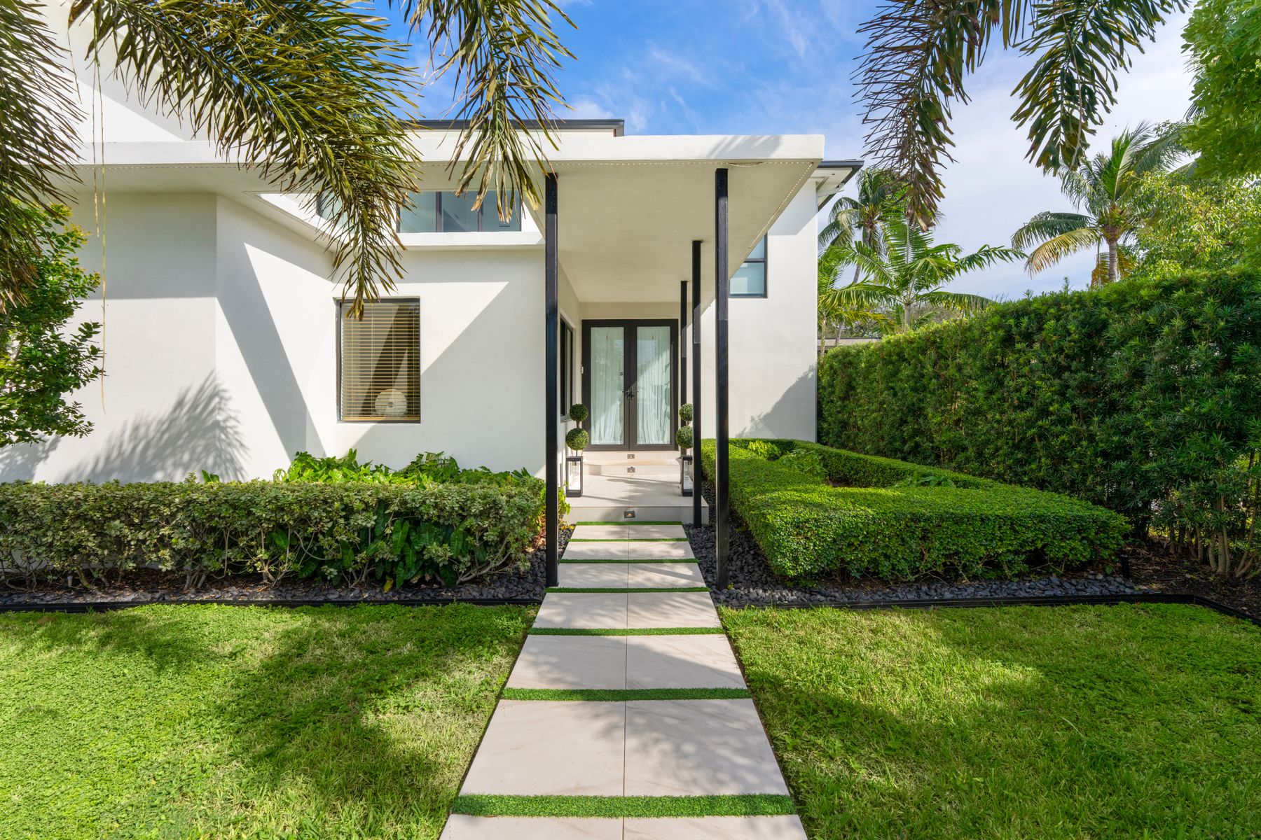 795 Lakeview Drive Miami Beach FL 33140