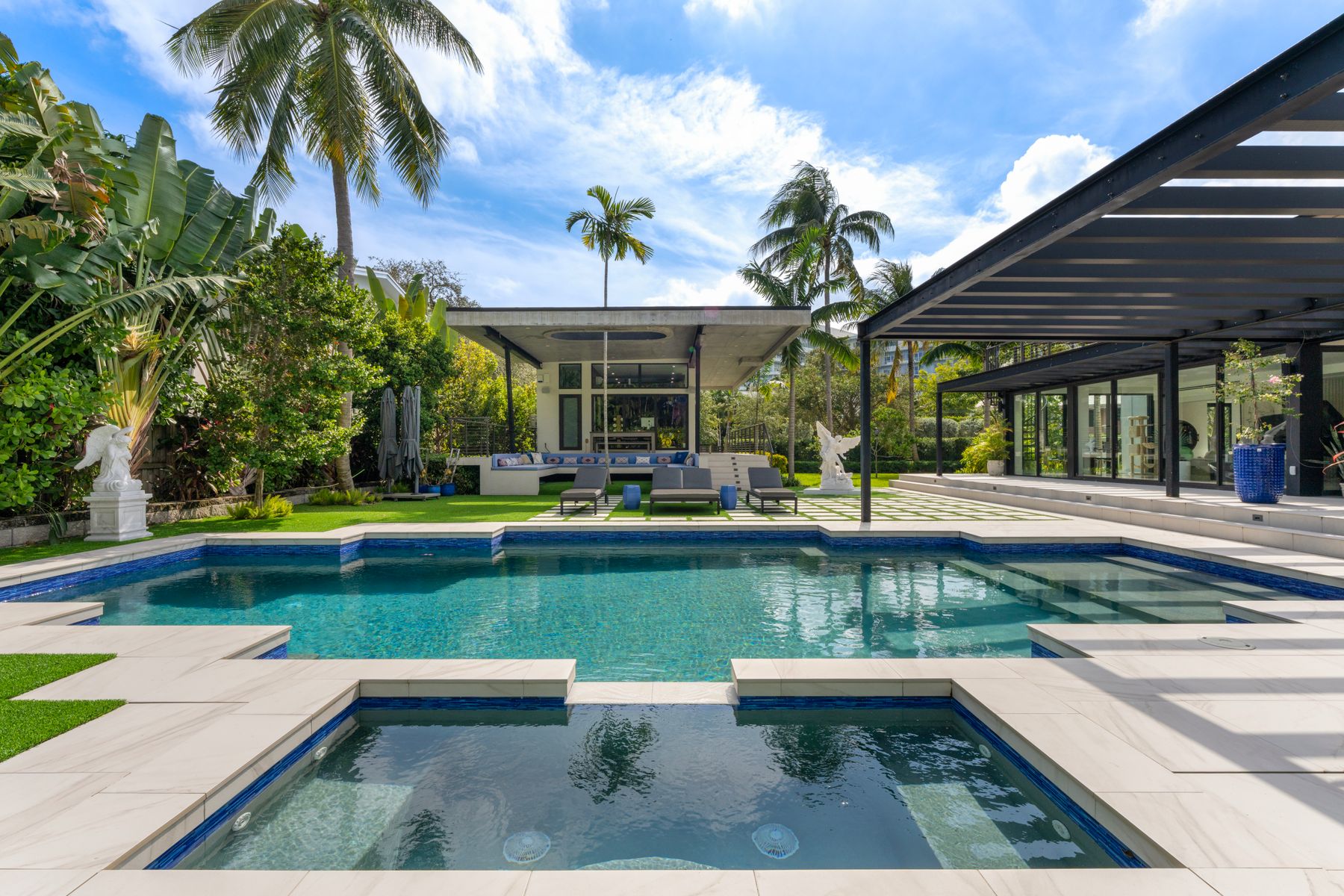 795 Lakeview Drive Miami Beach FL 33140