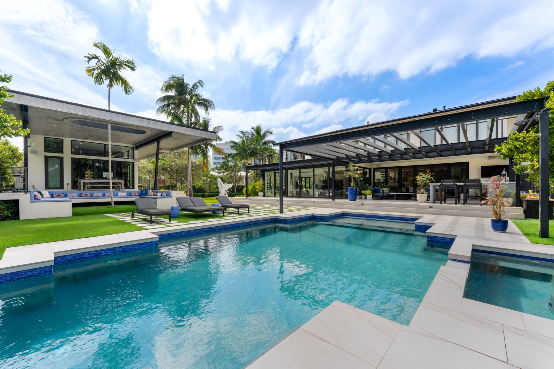 795 Lakeview Drive Miami Beach FL 33140