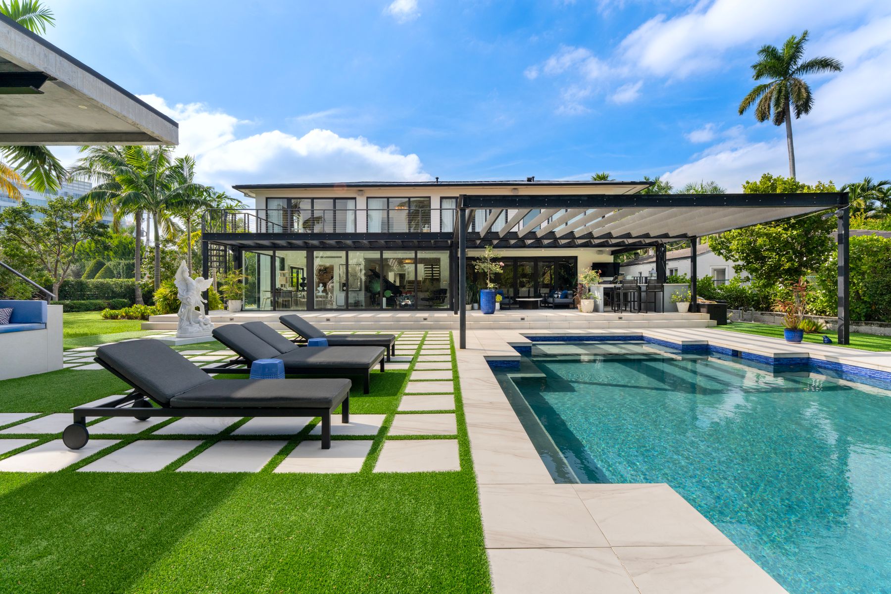 795 Lakeview Drive Miami Beach FL 33140