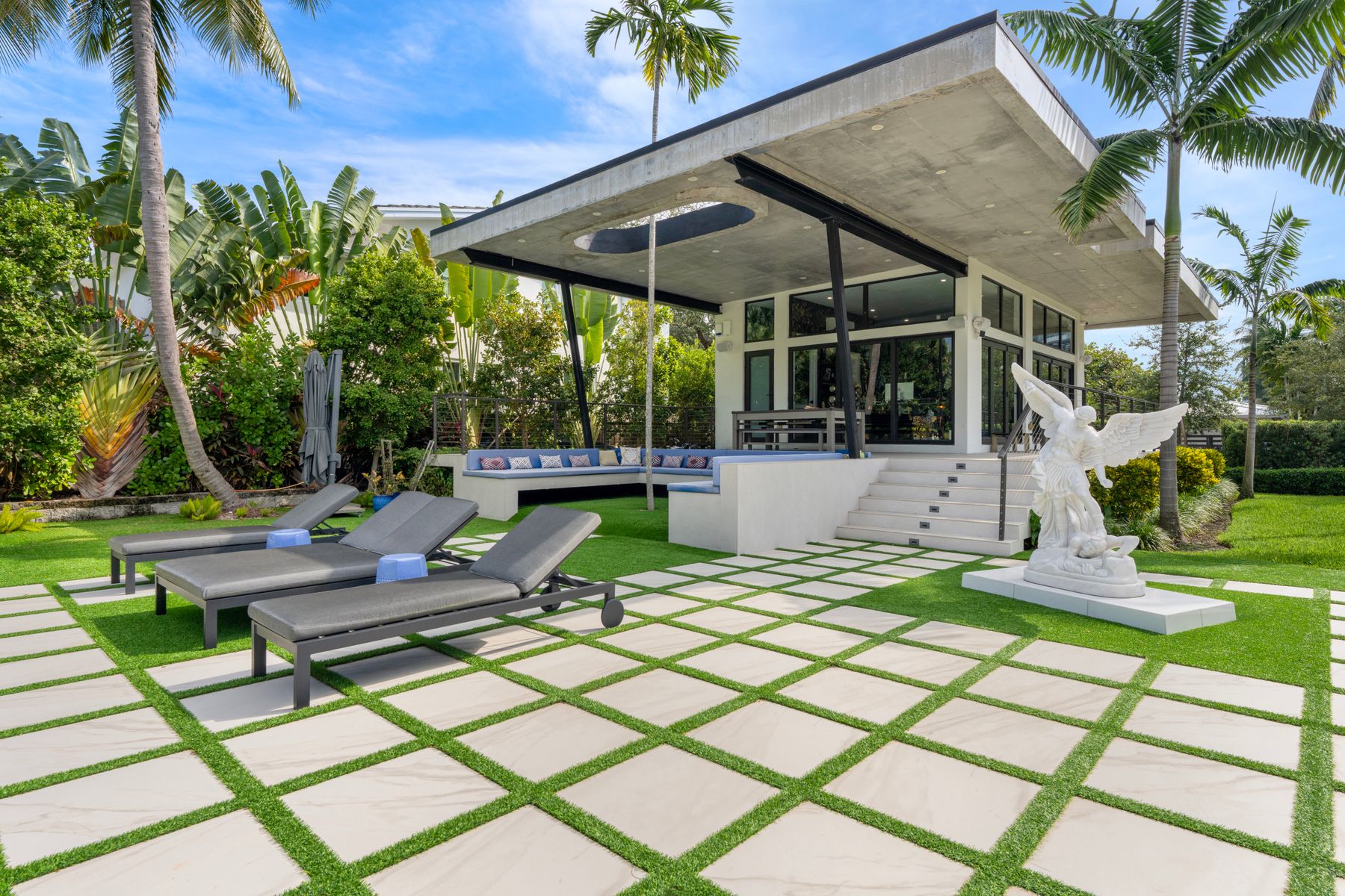 795 Lakeview Drive Miami Beach FL 33140