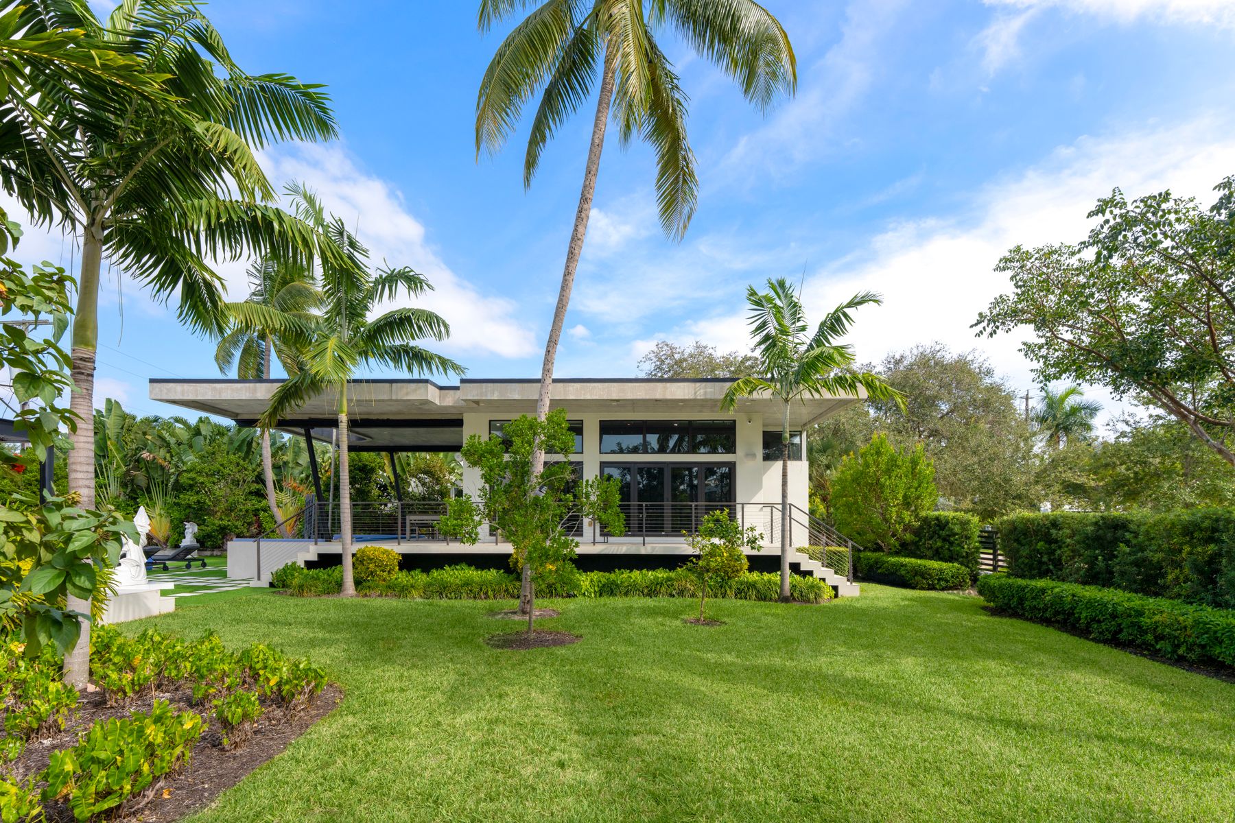 795 Lakeview Drive Miami Beach FL 33140