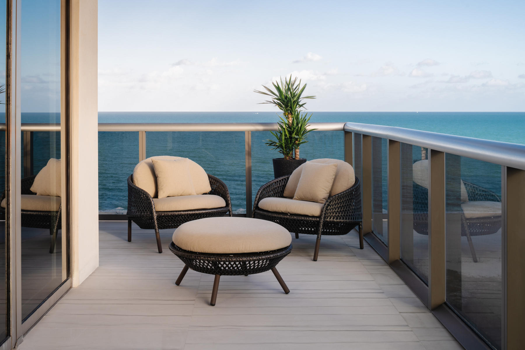 5875 Collins Avenue Miami Beach FL 33140