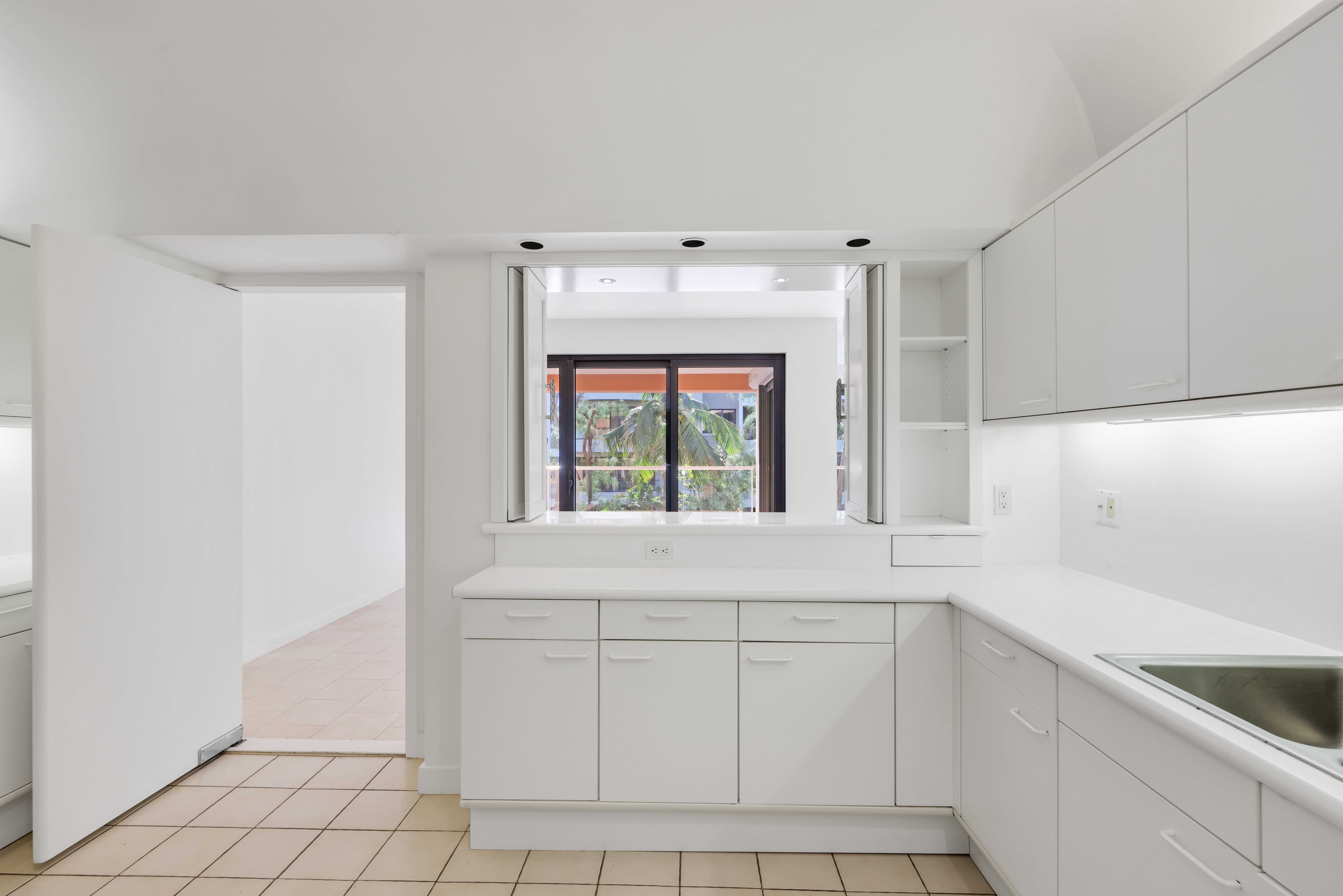 2 N Breakers Row Palm Beach FL 33480